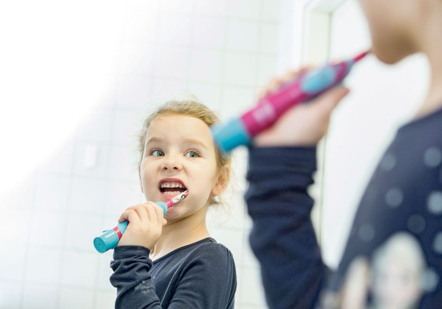 Дети смело могут использовать электрическую зубную щетку.