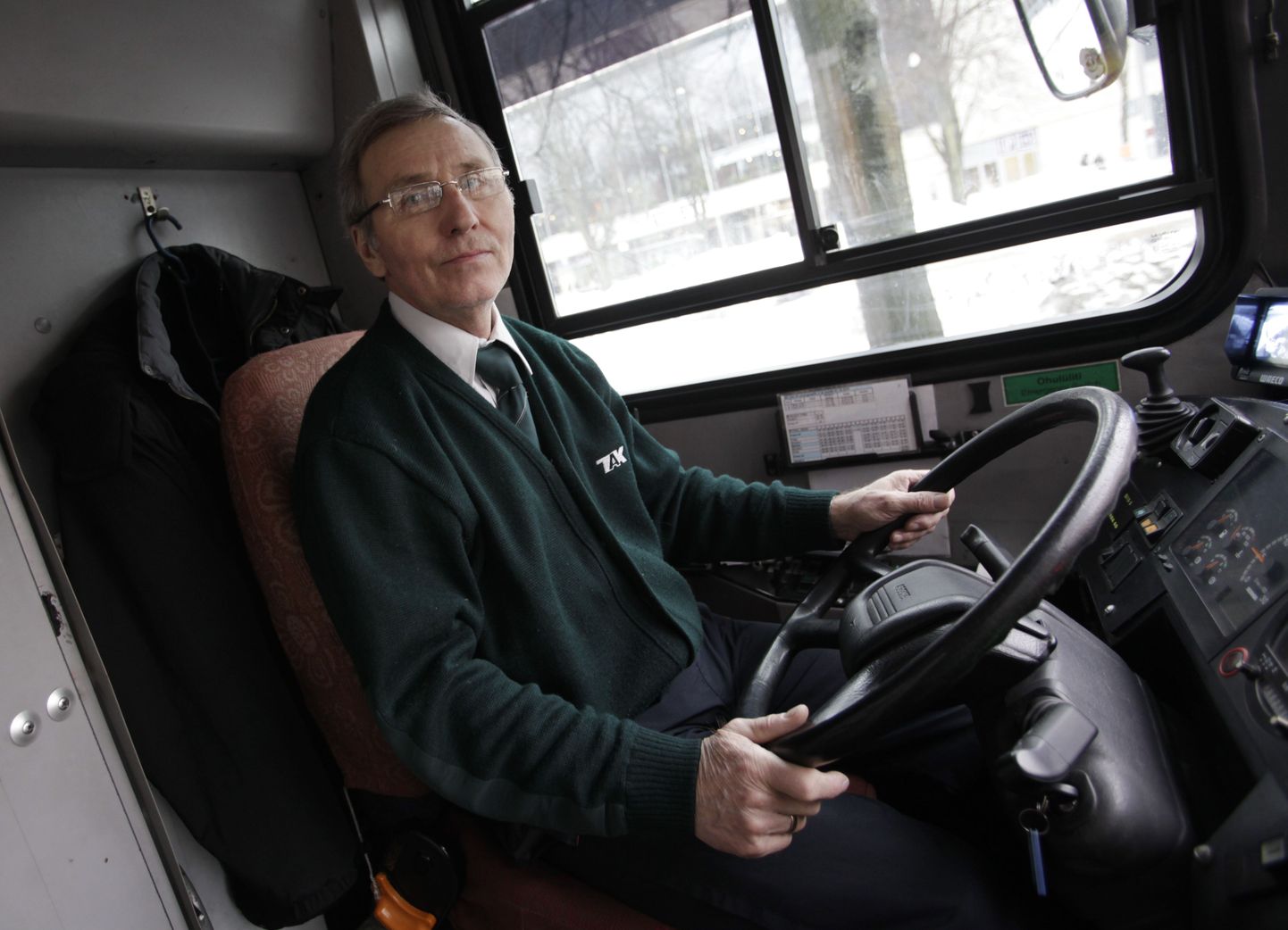 Tallinna autobussikoondise staažikas bussijuht Ivan Voišins.