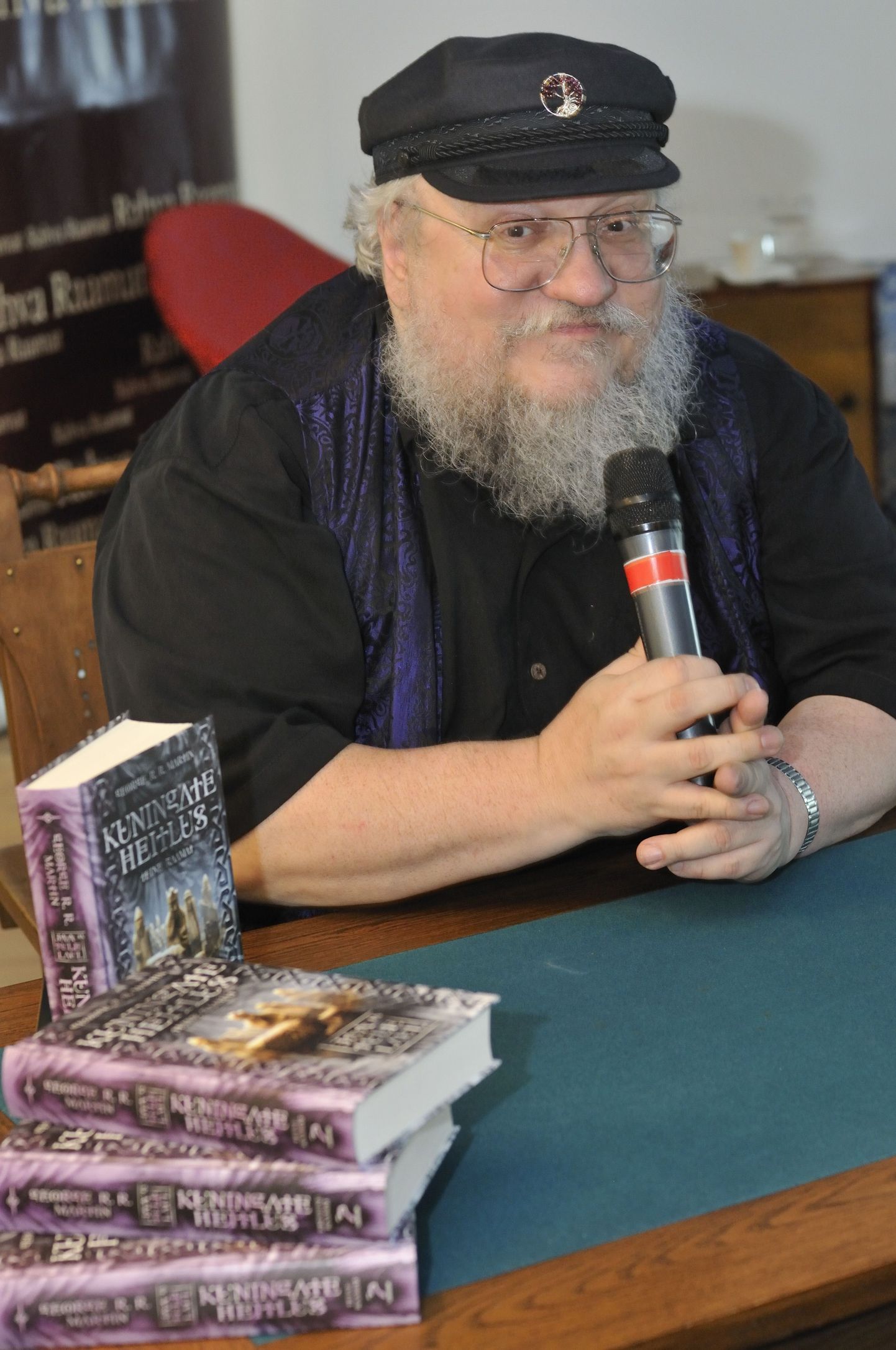 Ameerika fantastiline kirjanik George R.R. Martin, Tallinn, Rahva Raamat kauplus 2009. aastal.