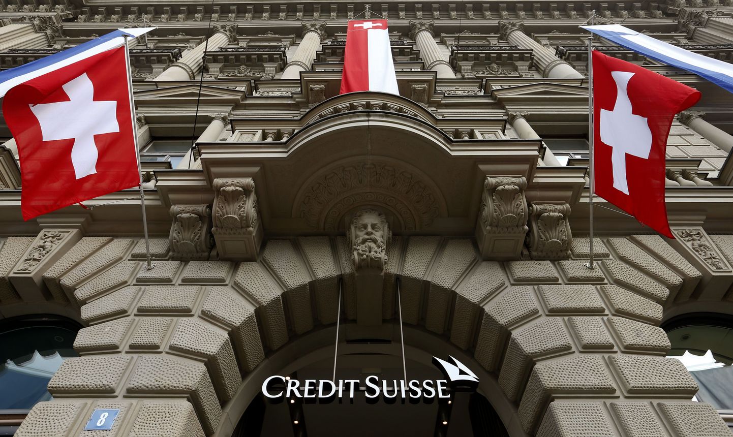 Šveitsi panga peamaja Zürichis.