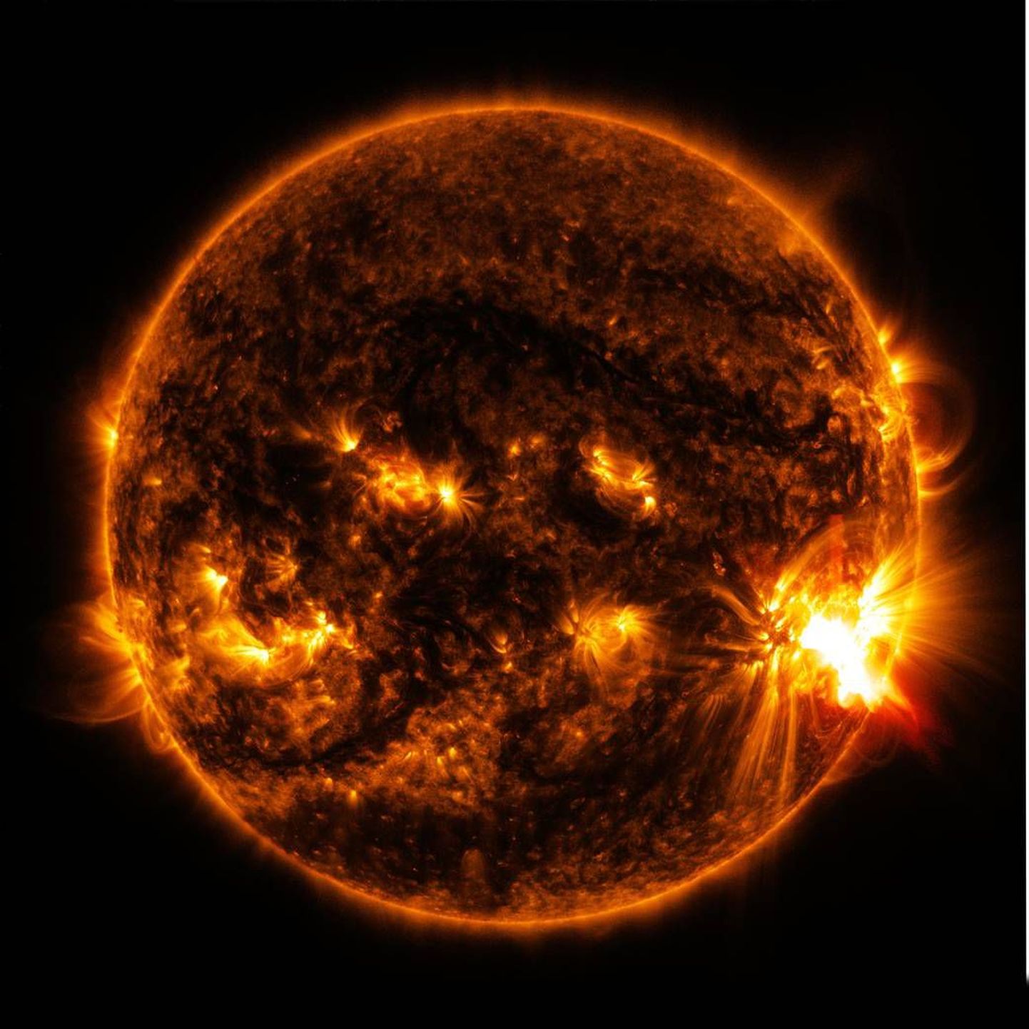 USA teadlaste uuring näitab, et Päikesest välja kiirgavad footonid aeglustavad meie kodutähe väliste kihtide pöörlemiskiirust.