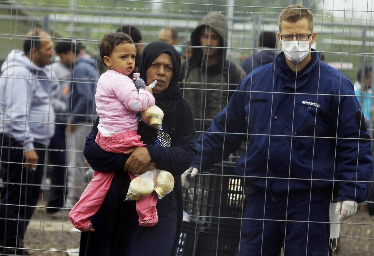 Migrandid Ungari pagulaslaagris.