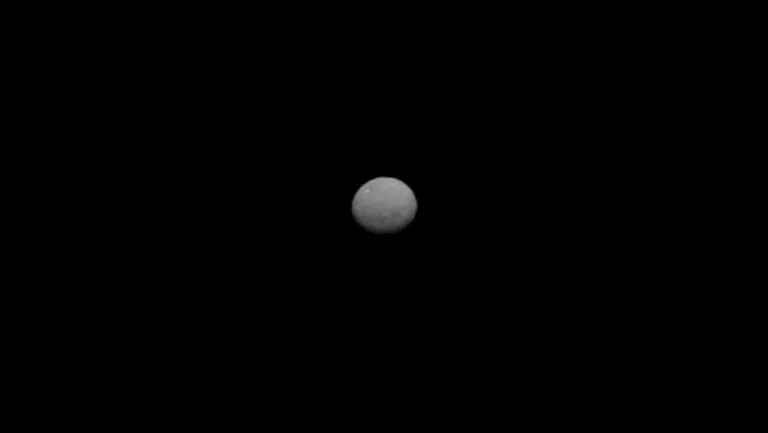 Cereras attēls, ko Dawn uzņēma 2015.gada 25.janvārī, atrodoties aptuveni 237 tūkstošu kilometru attālumā