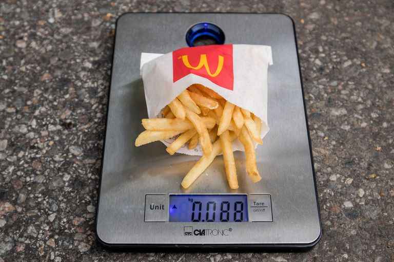 Маленький картофель фри в McDonald's.