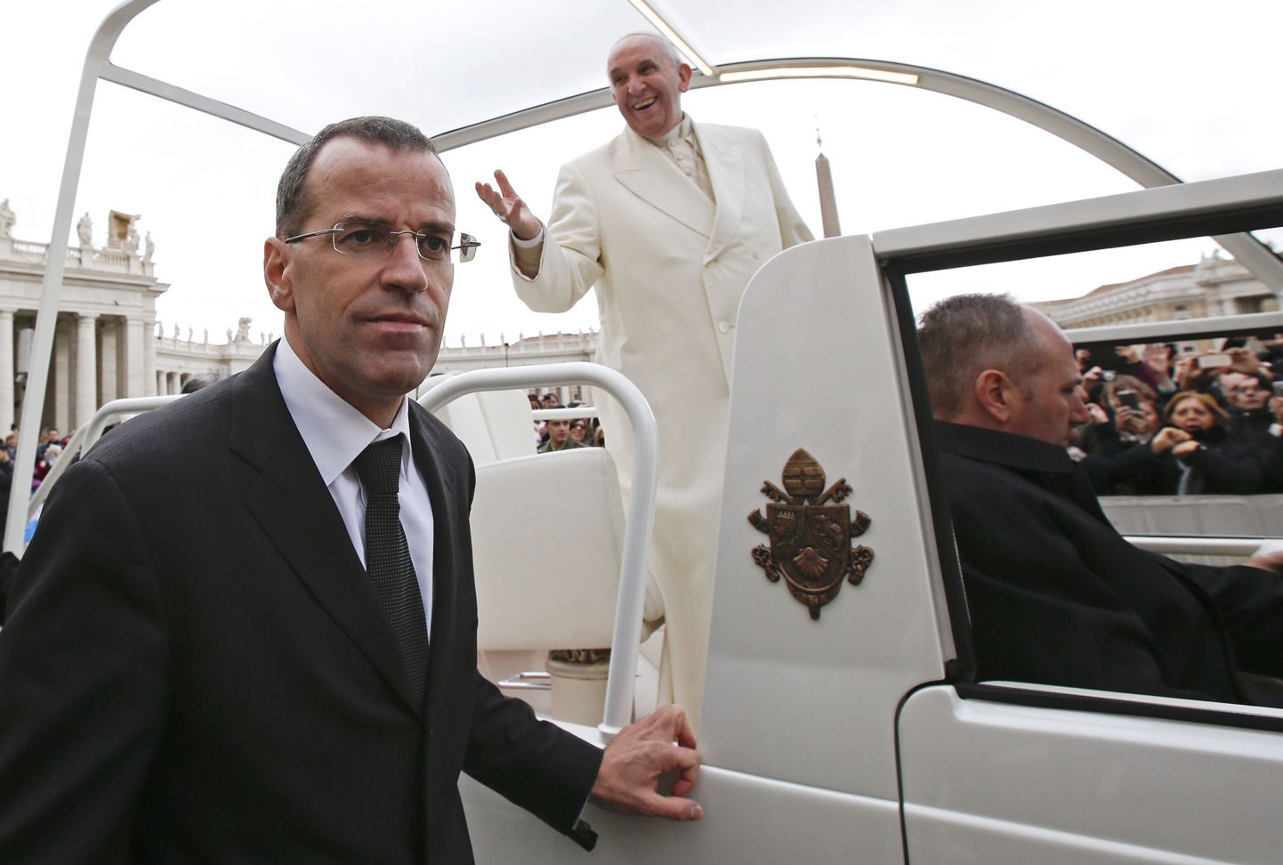 Paavst Franciscus ja Daniel Rudolf Anrig (vasakul)