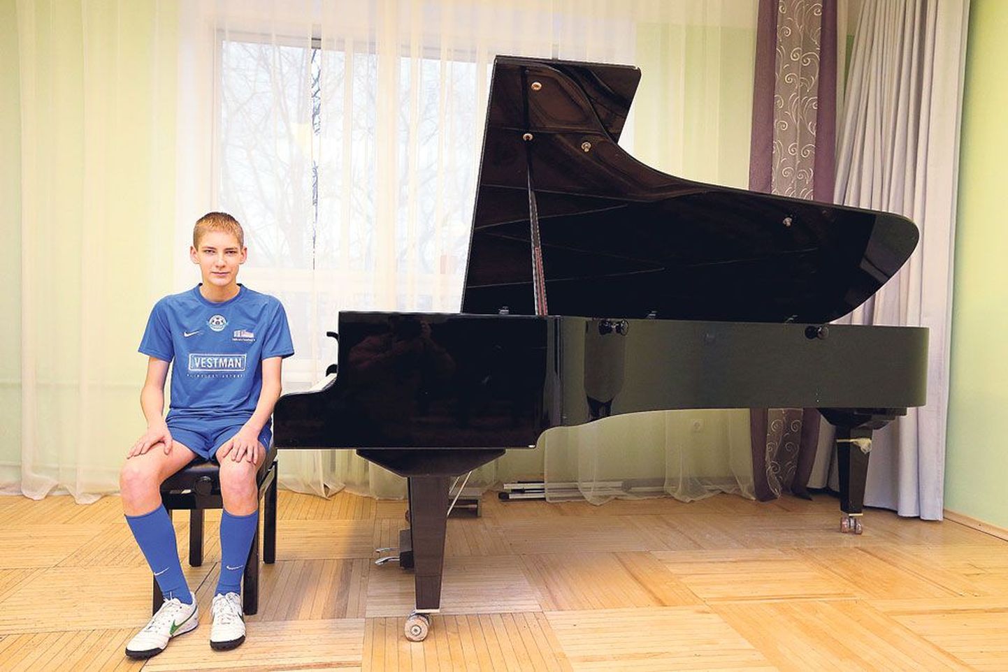 «Minu lemmik on kaitsja John Terry Chelseast,» lausus Tammekas treeniv noor klaverimängija Arko Narits.