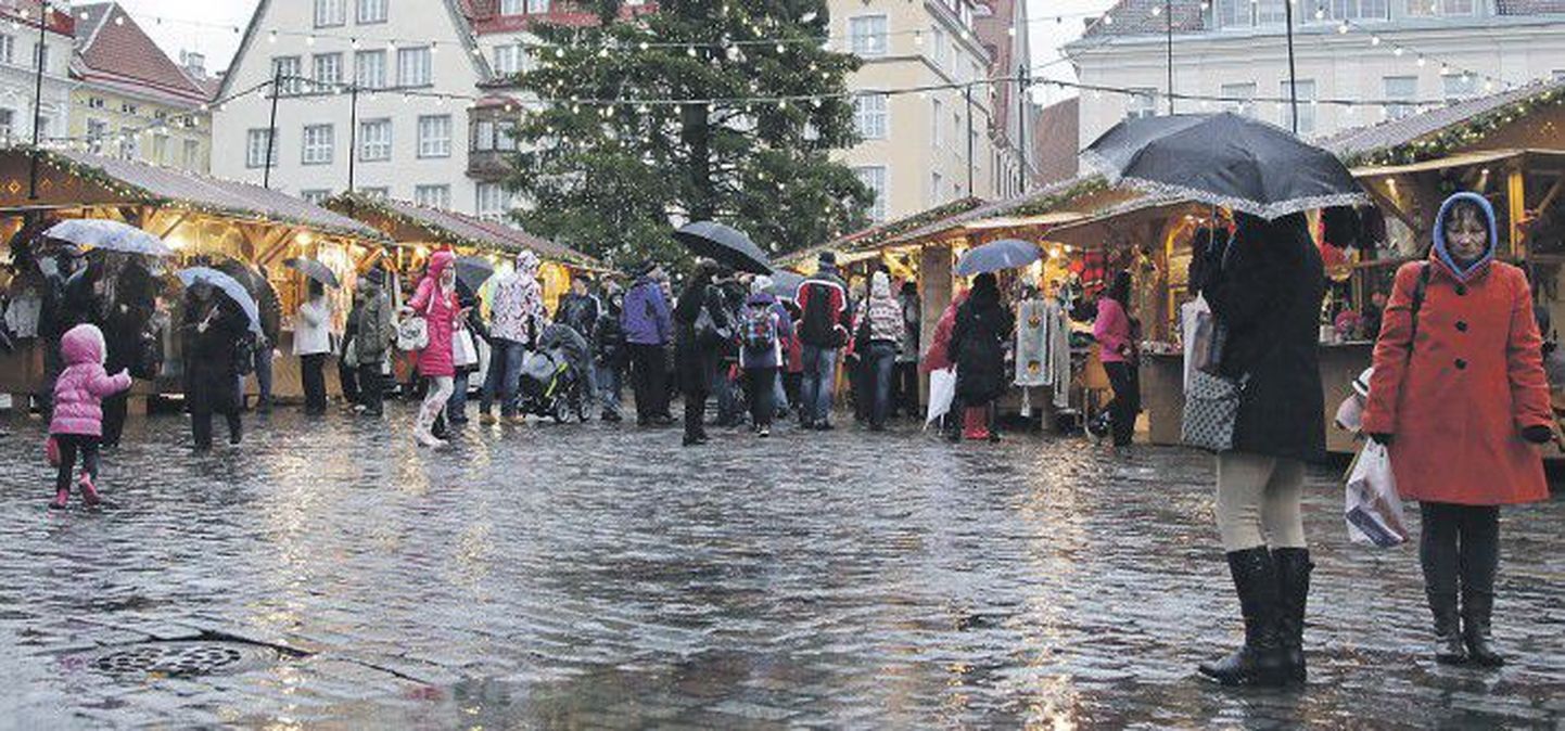 Специалисты в области туризма считают, что нынешняя аномально бесснежная зима в Эстонии не отпугнет российских турис­тов, и в этом году они побьют все рекорды своего пребывания у нас.