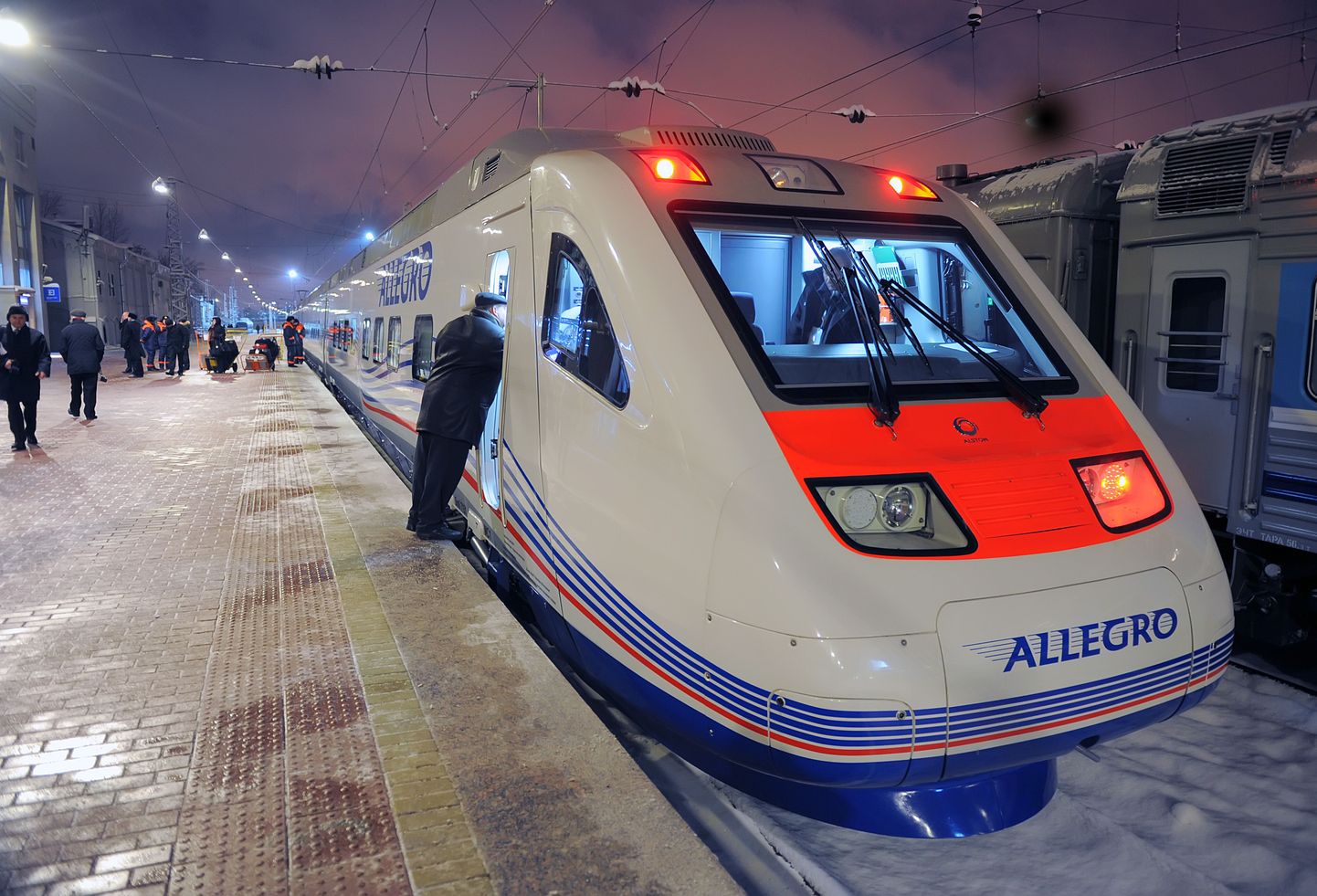 Kiirrong Allegro kurseerib Peterburi ja Helsingi vahel.