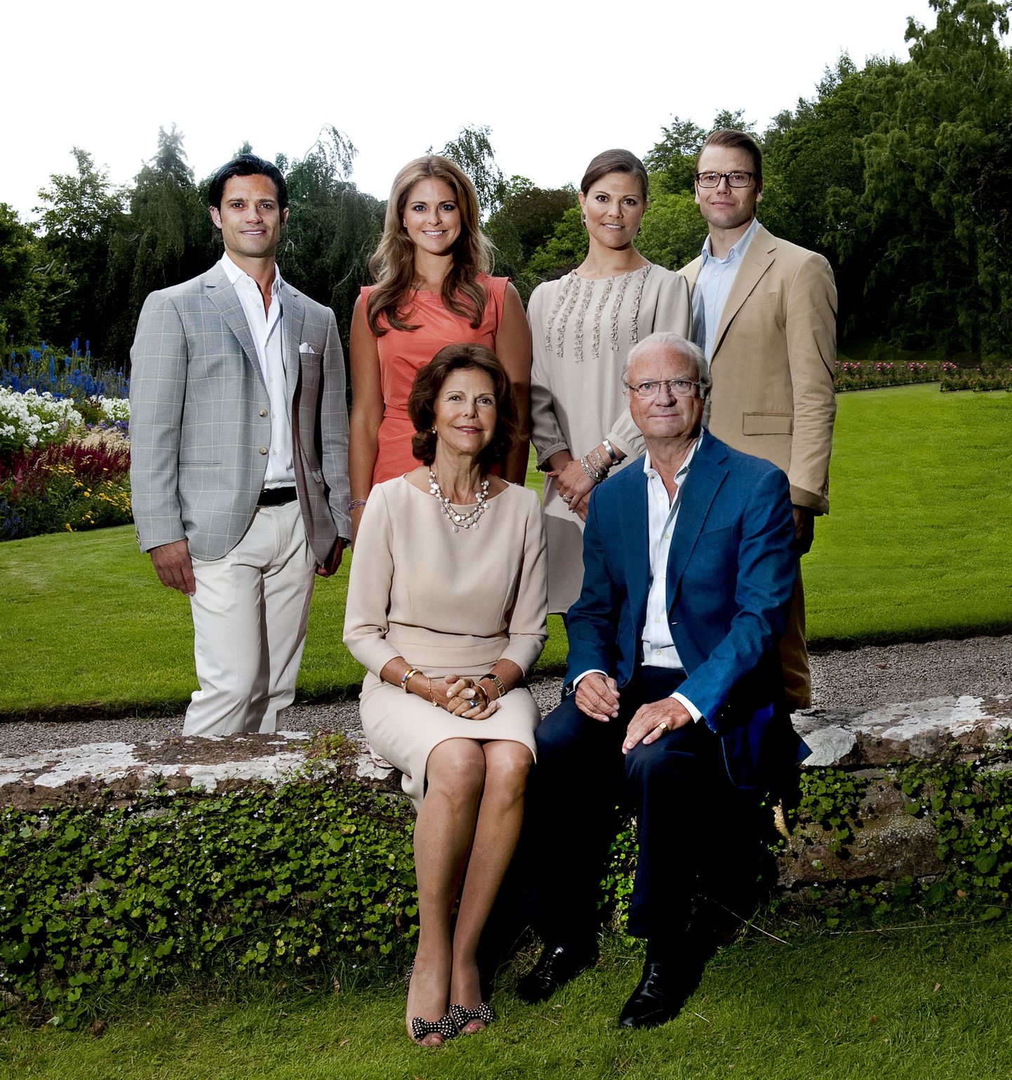 Rootsi kuninglik perekond: prints Carl Philip, printsess Madeleine,kroonprintsess Victoria, prints Daniel, kuninganna Silvia ja kuningas Carl XVI Gustaf
