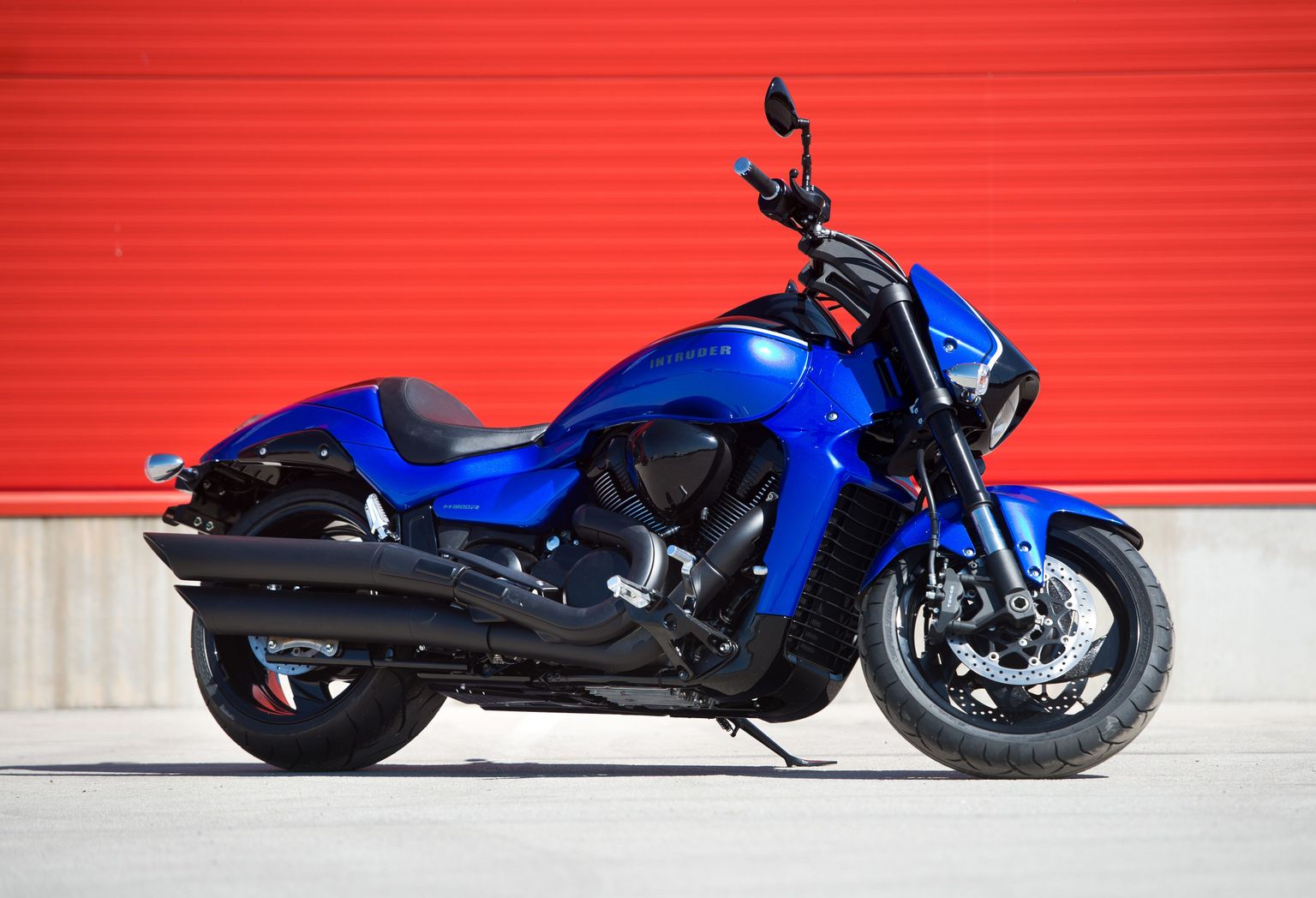 Suzuki hitt Intruder 1800 – stiilse koore all konservatiivne sisu.