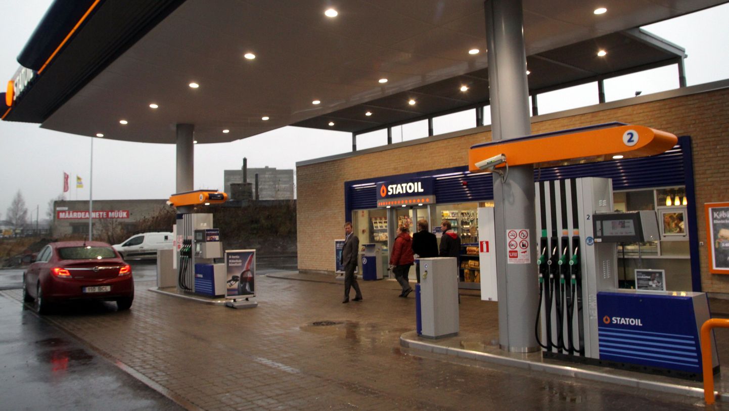 Statoil avas Pärnus Ehitajate tee ääres uue teenindusjaama.