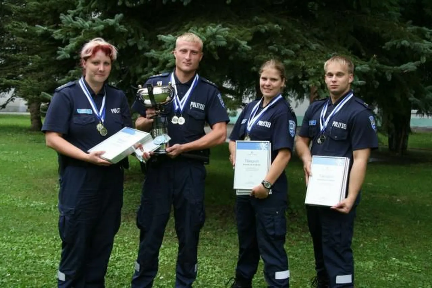 Korrakaitsepolitseinike kutsemeisterlikkuse võistlused Paikusel. Võitjad vasakult Merike Soomaa, Jaak Kamber, Maarja Punak ja Andero Sepp.