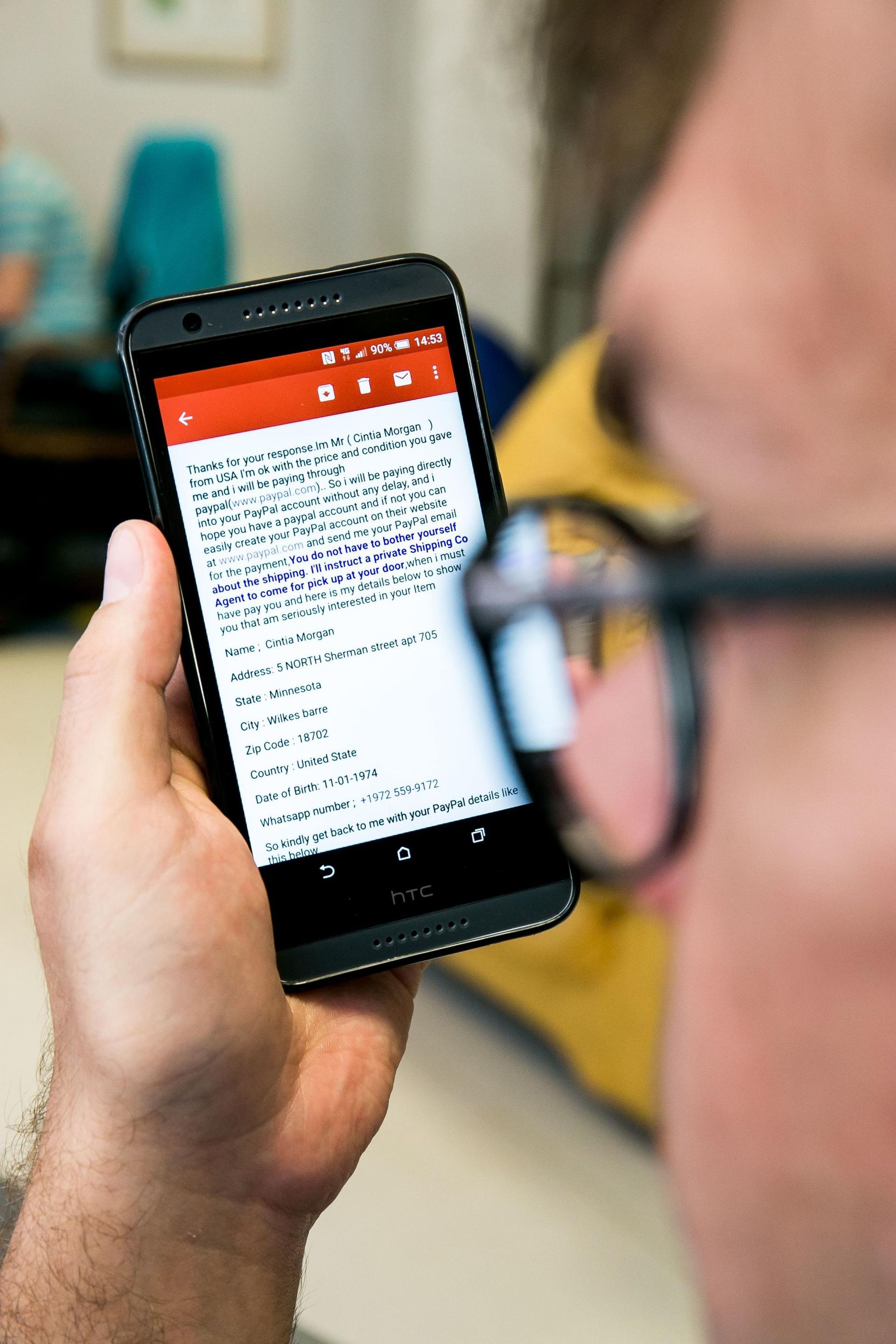 Telefonitsi inimestelt vara välja petmiste arv järjest kasvab.