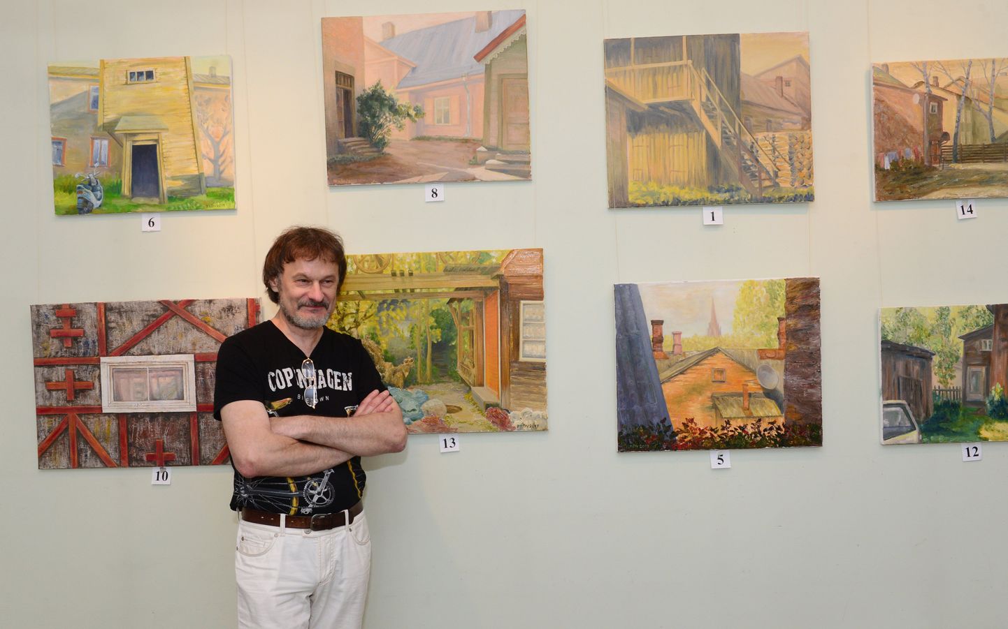 Priit Kõiv avas eile Gildi galeriis (Gildi 2) oma maalide näituse «Pildikesi Supilinnast», milles on üks pilt ka Karlovast.