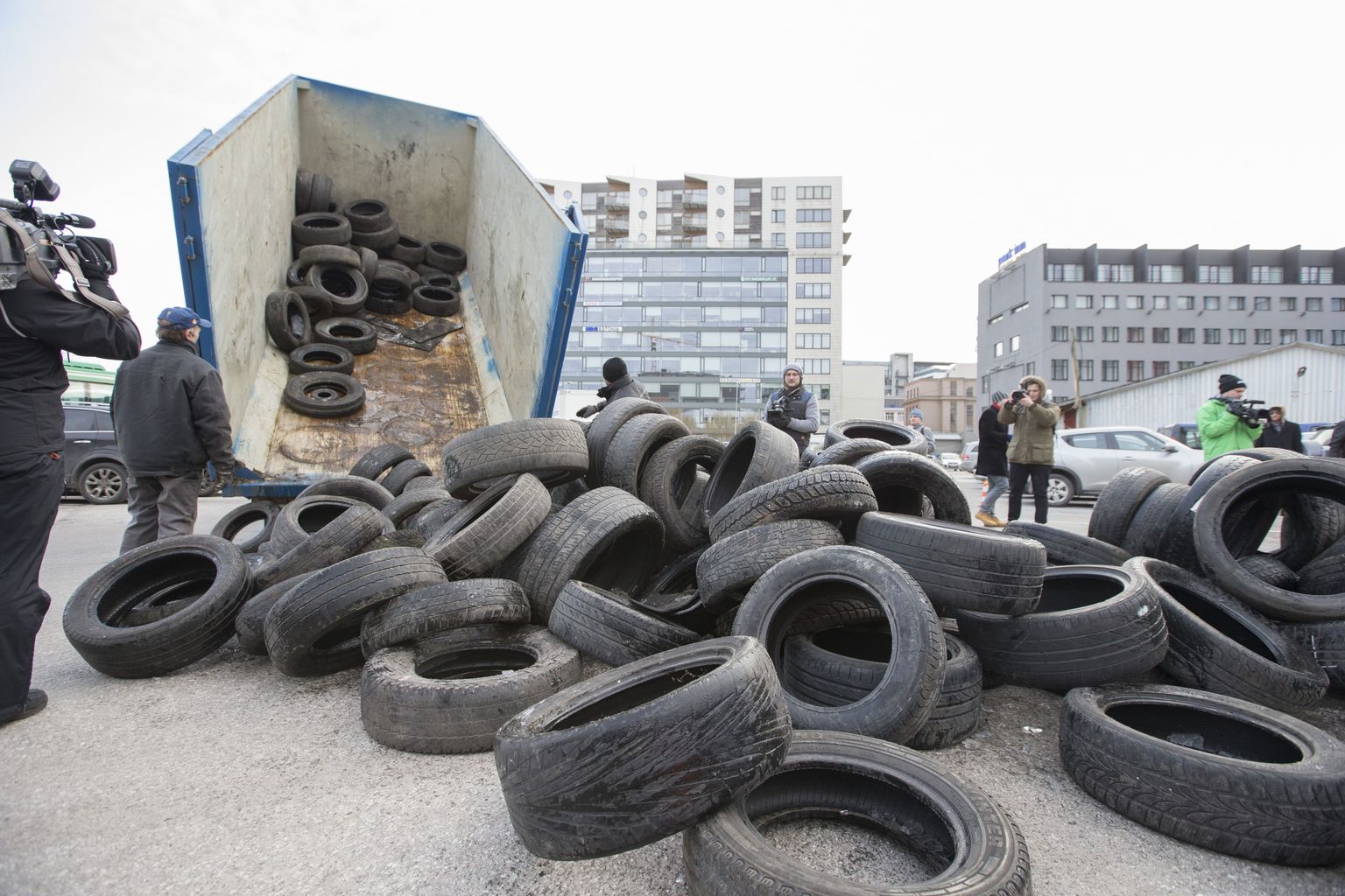 Rehviliidu protest rehvide taaskasutussüsteemi vastu.