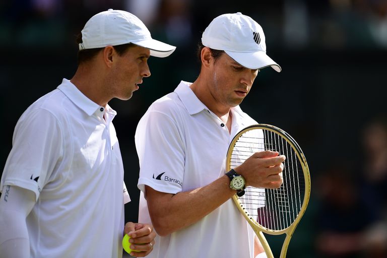 Mike ja Bob Bryan (paremal) 2016. aastal toimunud Wimbledoni tenniseturniiri paarismängus.