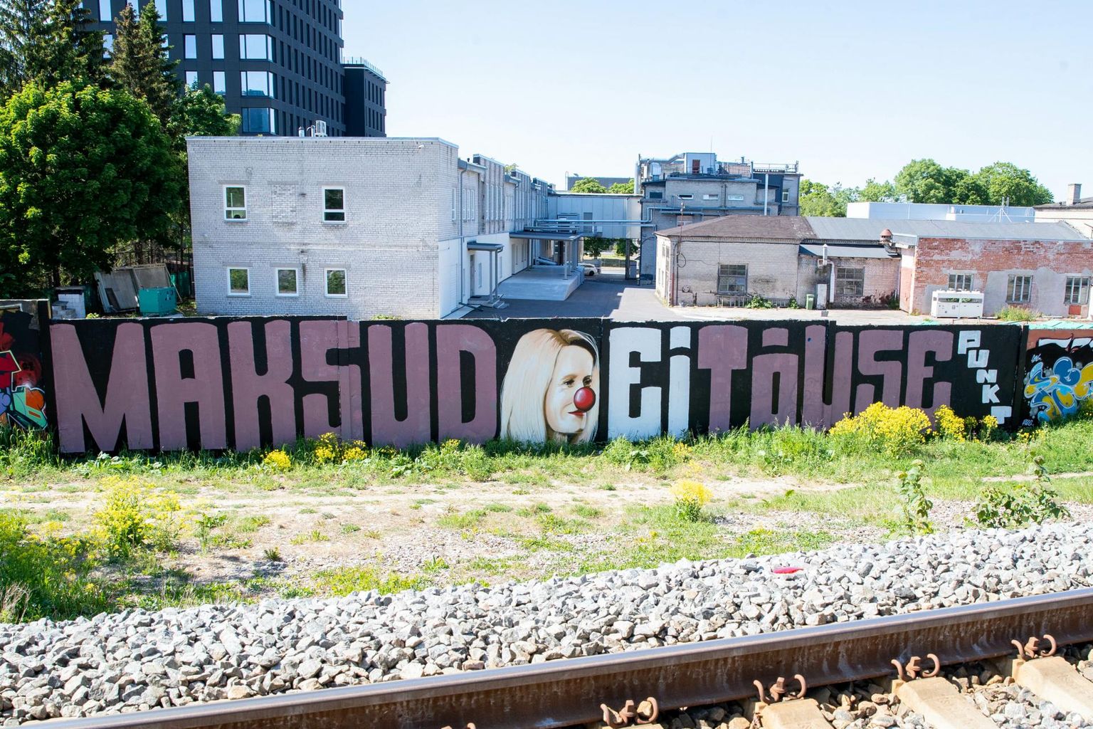 Valitsus seob eelnõude vastuvõtmise usaldusküsimusega.