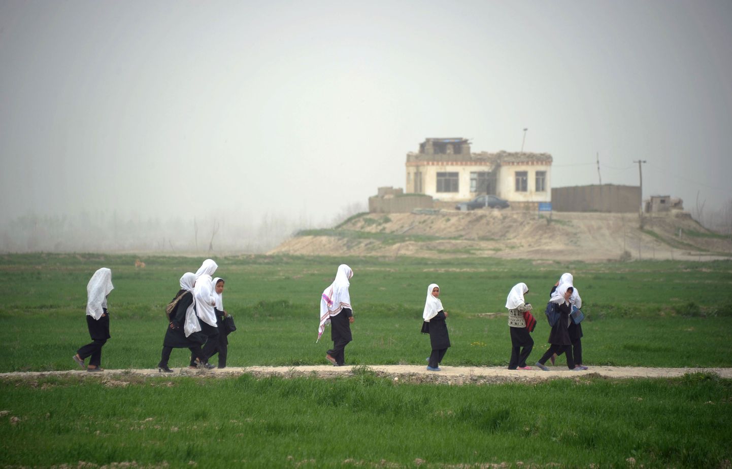 Koolitüdrukud Kunduzi provintsis.
