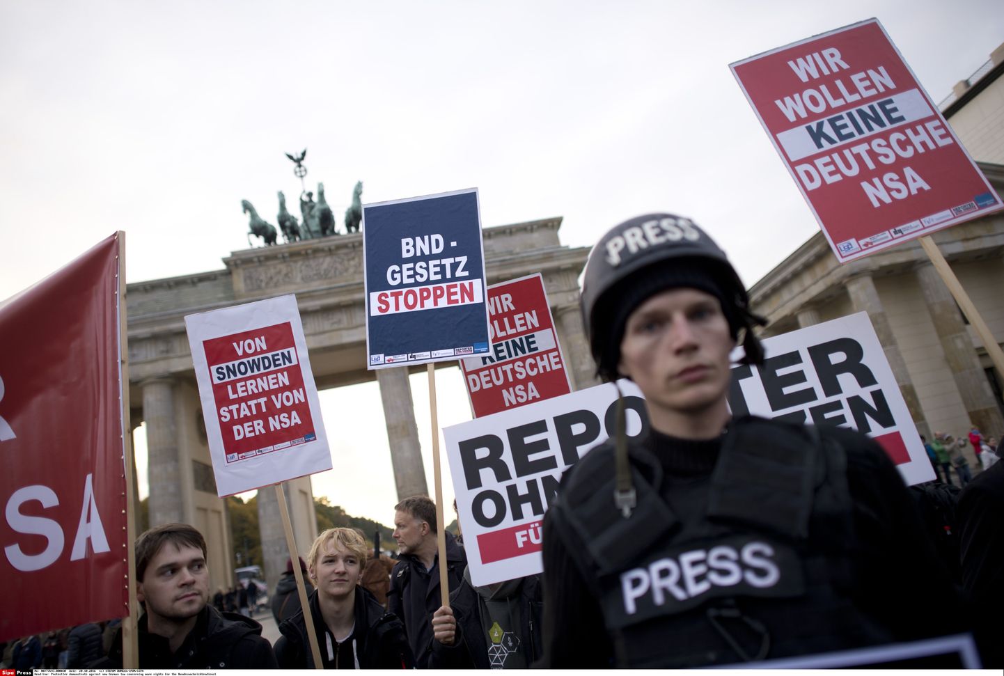 Eilse kogunesid Berliinis inimesed uue seaduseelnõu vastu protestima.
