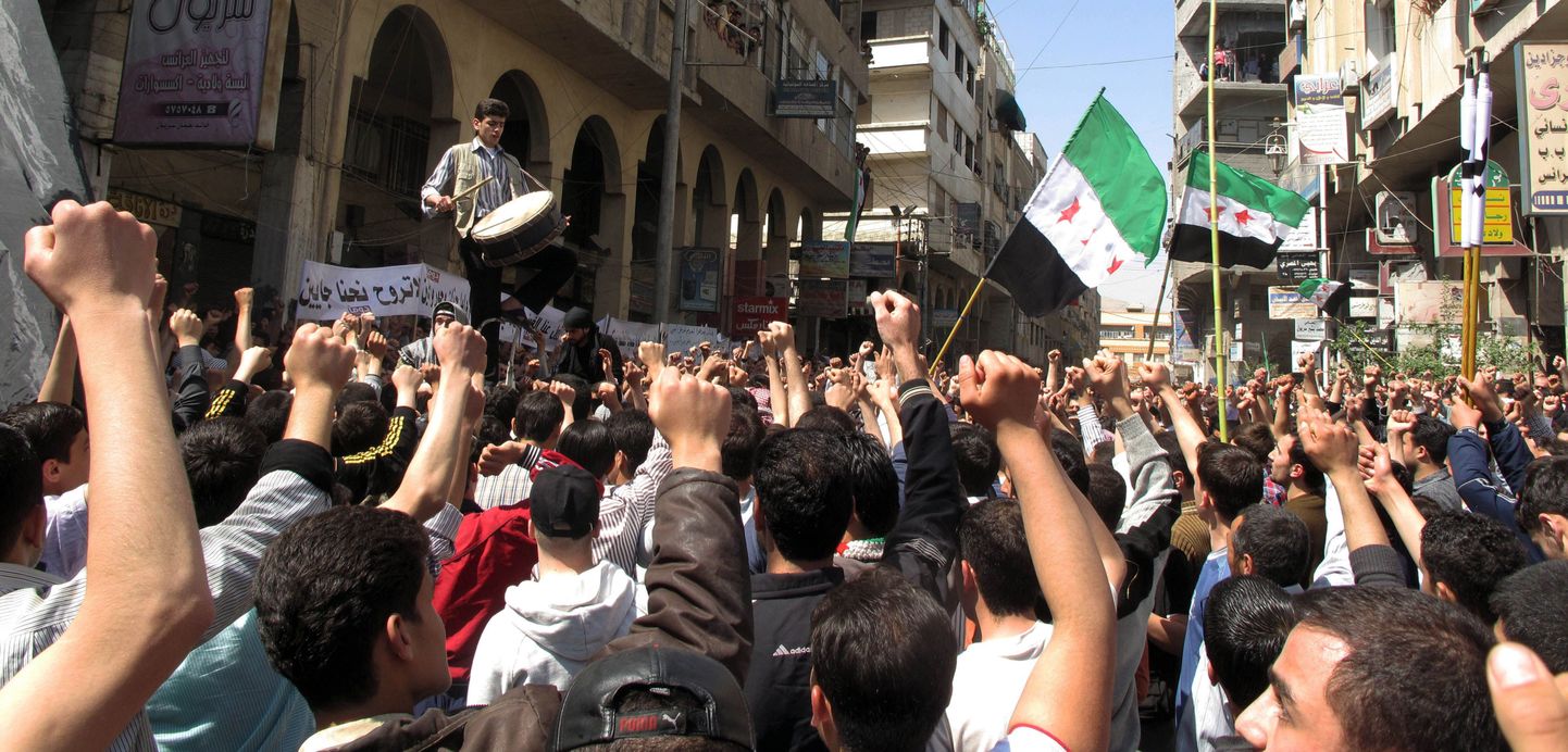 Pildil president Bashar al-Assadi vastane meeleavaldus.