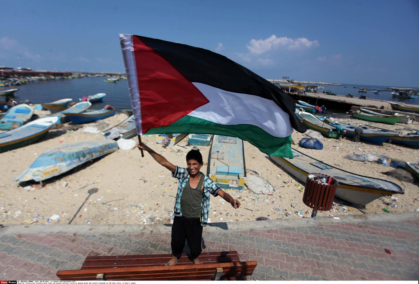 Palestiina lipuga laps Gaza sektoris.