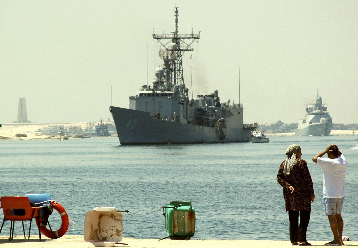 USS Halyburton 2009. aastal Suessi kanalil.