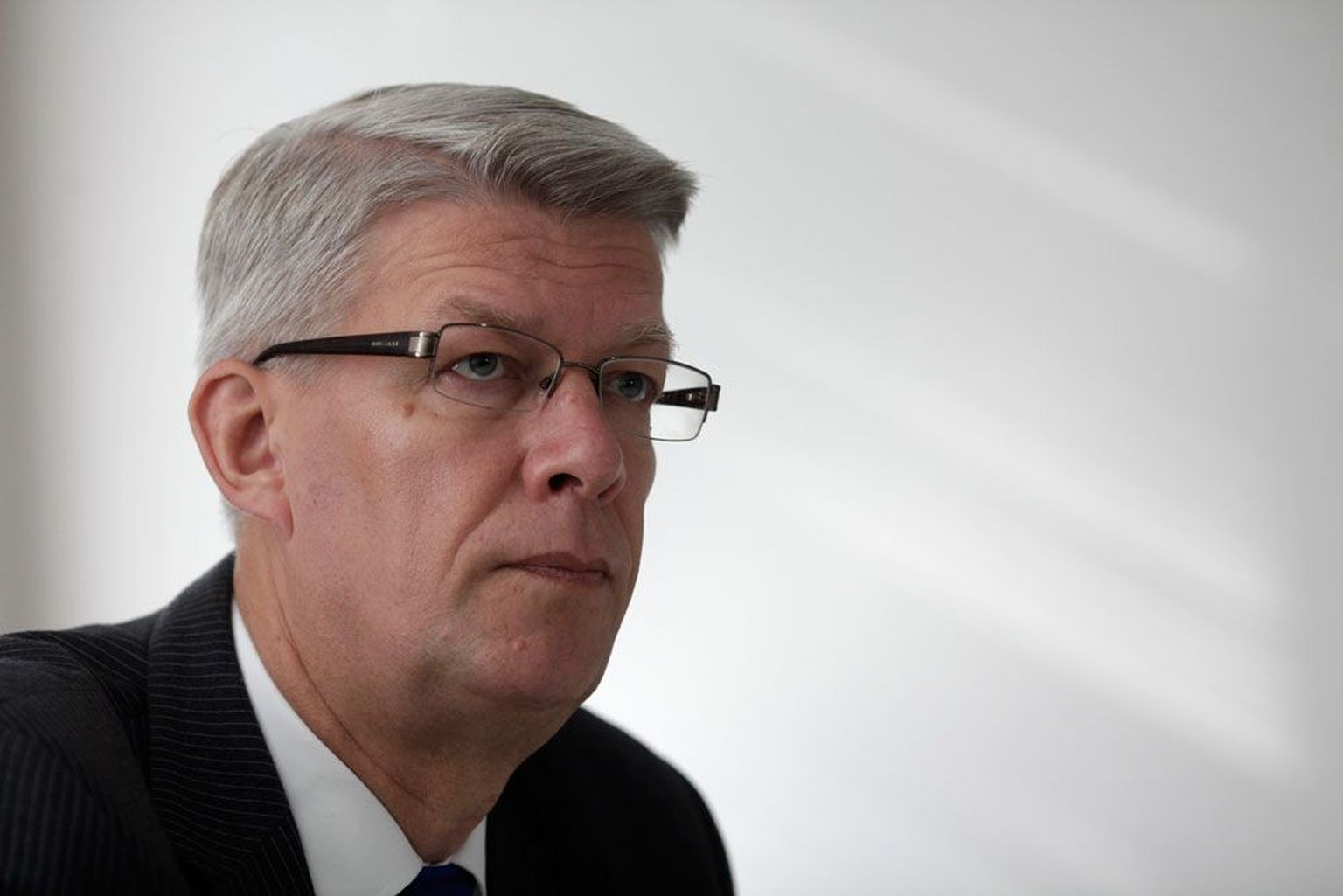 Läti endine riigipea Valdis Zatlers ei soovi arutada küsimust, kas tema partei võiks tegevuse lõpetada.