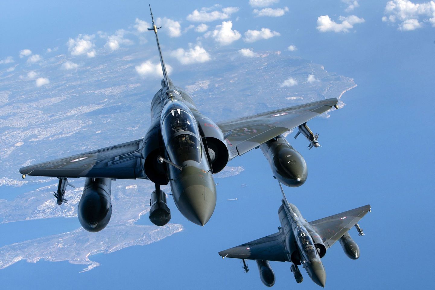 Французские истребители Mirage, последние дни патрулирующие небо Балтии. Их сменят датчане на F-16.