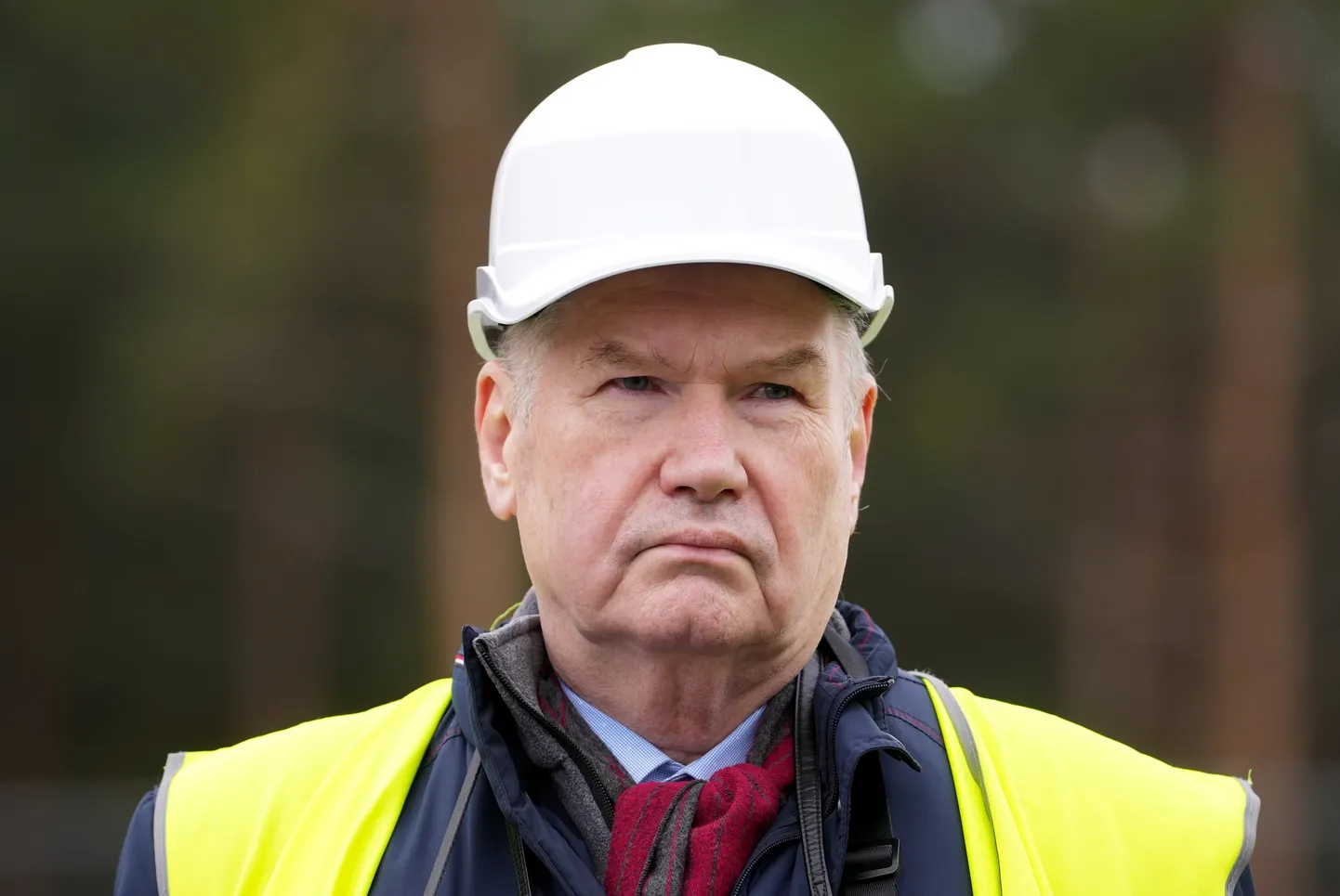 Rīgas Tehniskās universitātes Transportbūvju institūta direktors Ainārs Paeglītis piedalās preses konferencē, kuras laikā tiek veikta Sarkandaugavas satiksmes pārvada slogošana, lai pārbaudītu tā gatavība satiksmes atvēršanai.