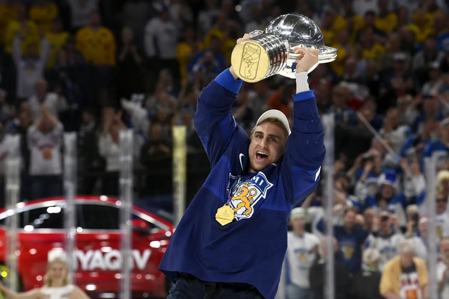 Valtteri Filppula rõõmustamas MM-tiitli üle.