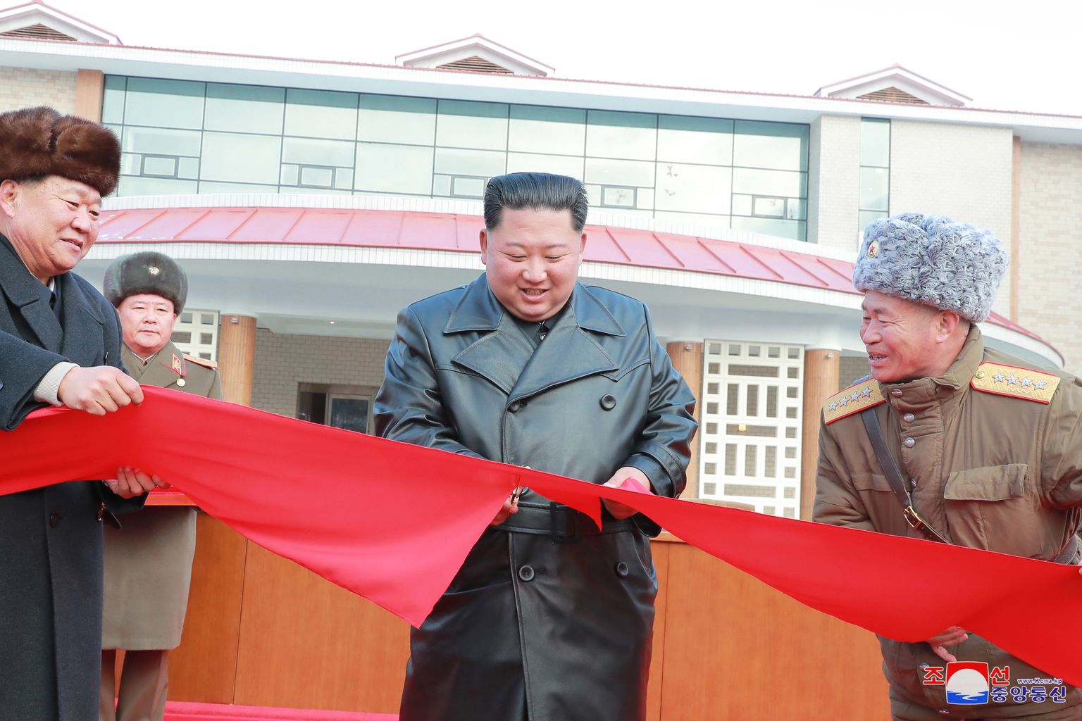 Kim Jong-un Yangdoki kultuurikeskuse avamisel.
