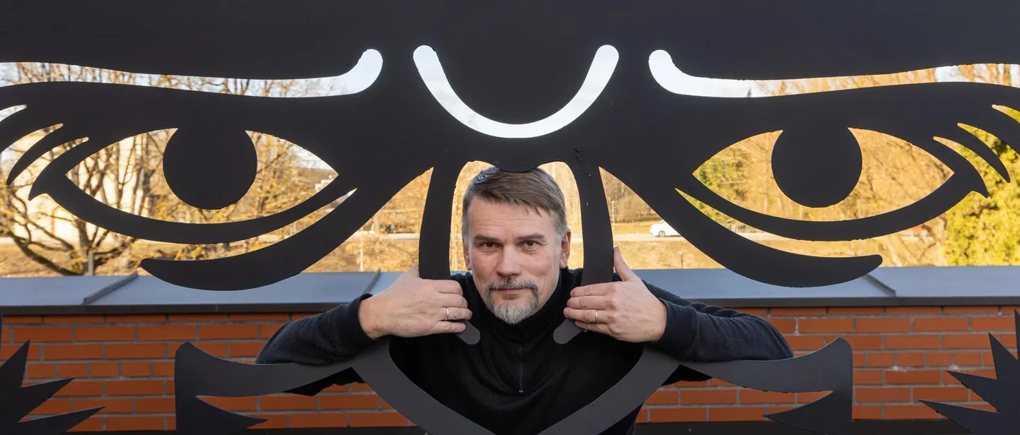 Ugala teatri suures saalis esietendus 5. aprillil «Sünnipäevaküünlad», mis on Andres Noormetsa sajas lavastus.