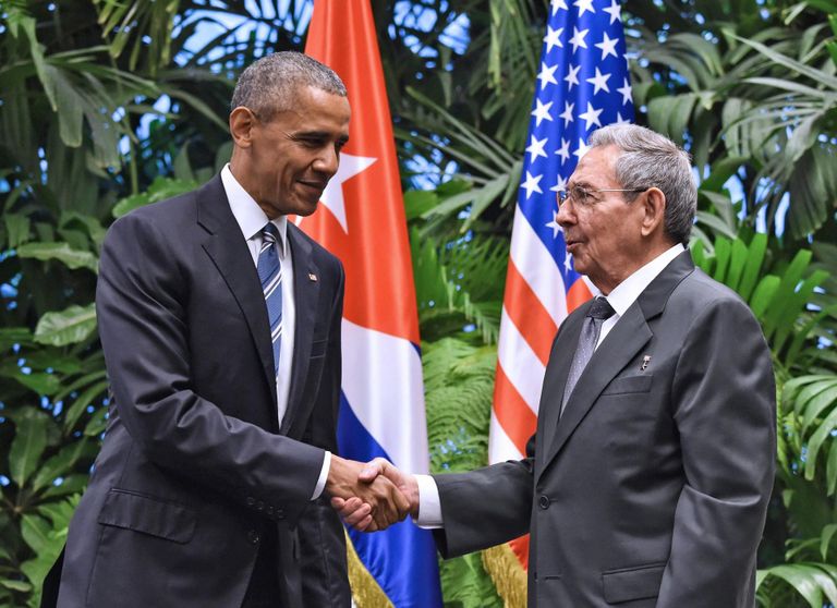USA president Barack Obama ja Kuuba president Raúl Castro ajaloolisel kohtumisel 2016. aastal Havannas. 