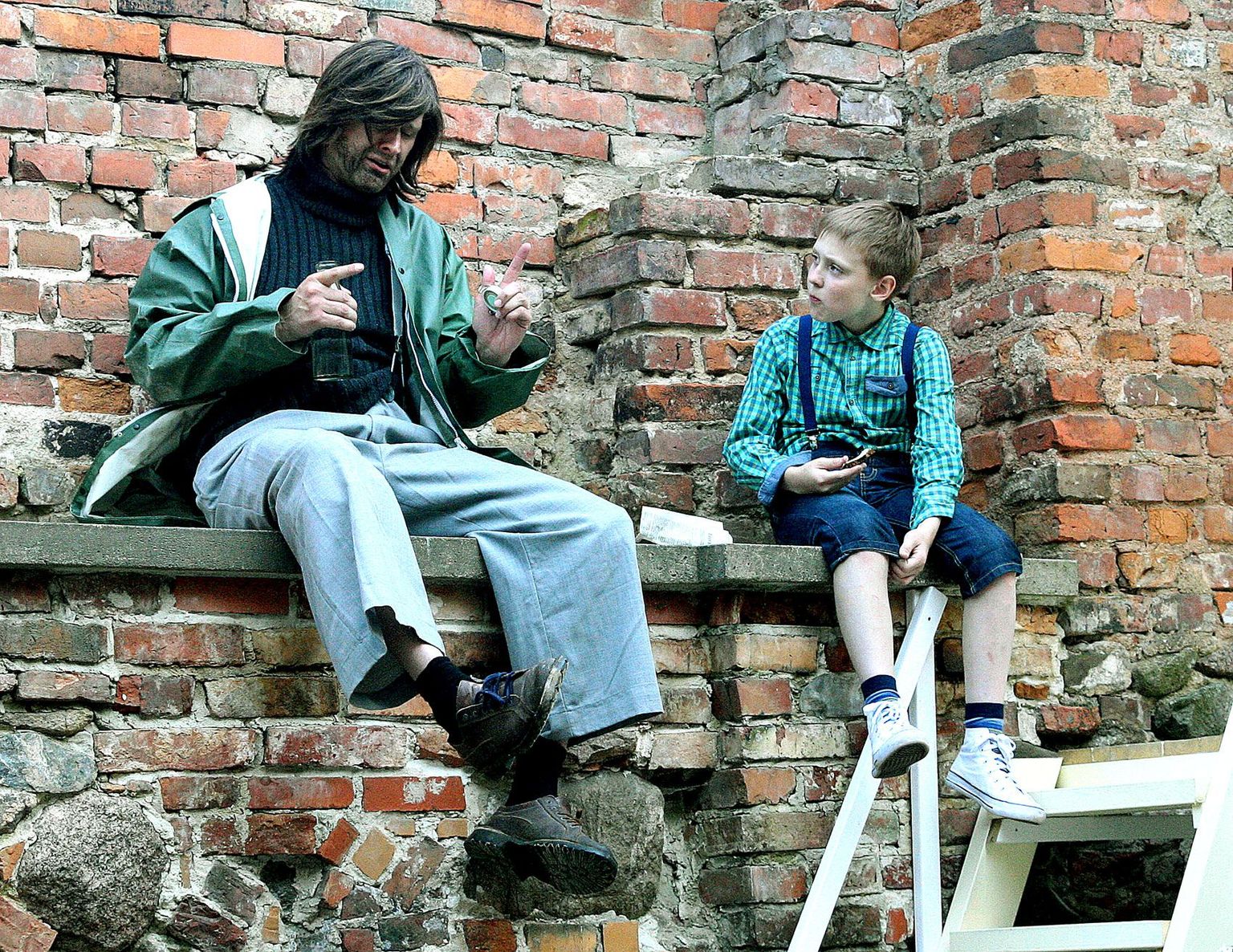 Suvel 2014 esietendunud «Üle linna Vinskis» kohtub Vinski rollis Karl Kristjan Puusepp hulkur Robiga, keda kehastab Leino Rei.