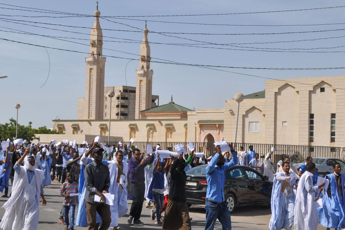 Kohalikud elanikud Mauritaania pealinna Nouakchotti tänaval.