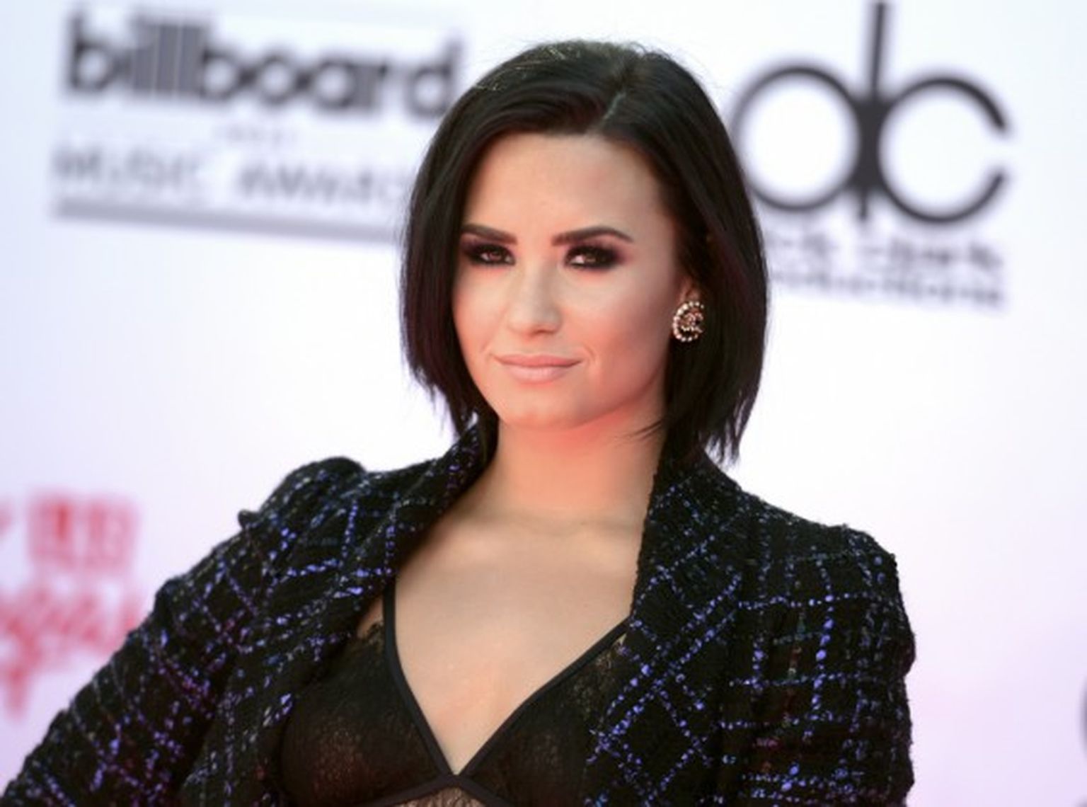 Dziedātāja Demija Lovato.