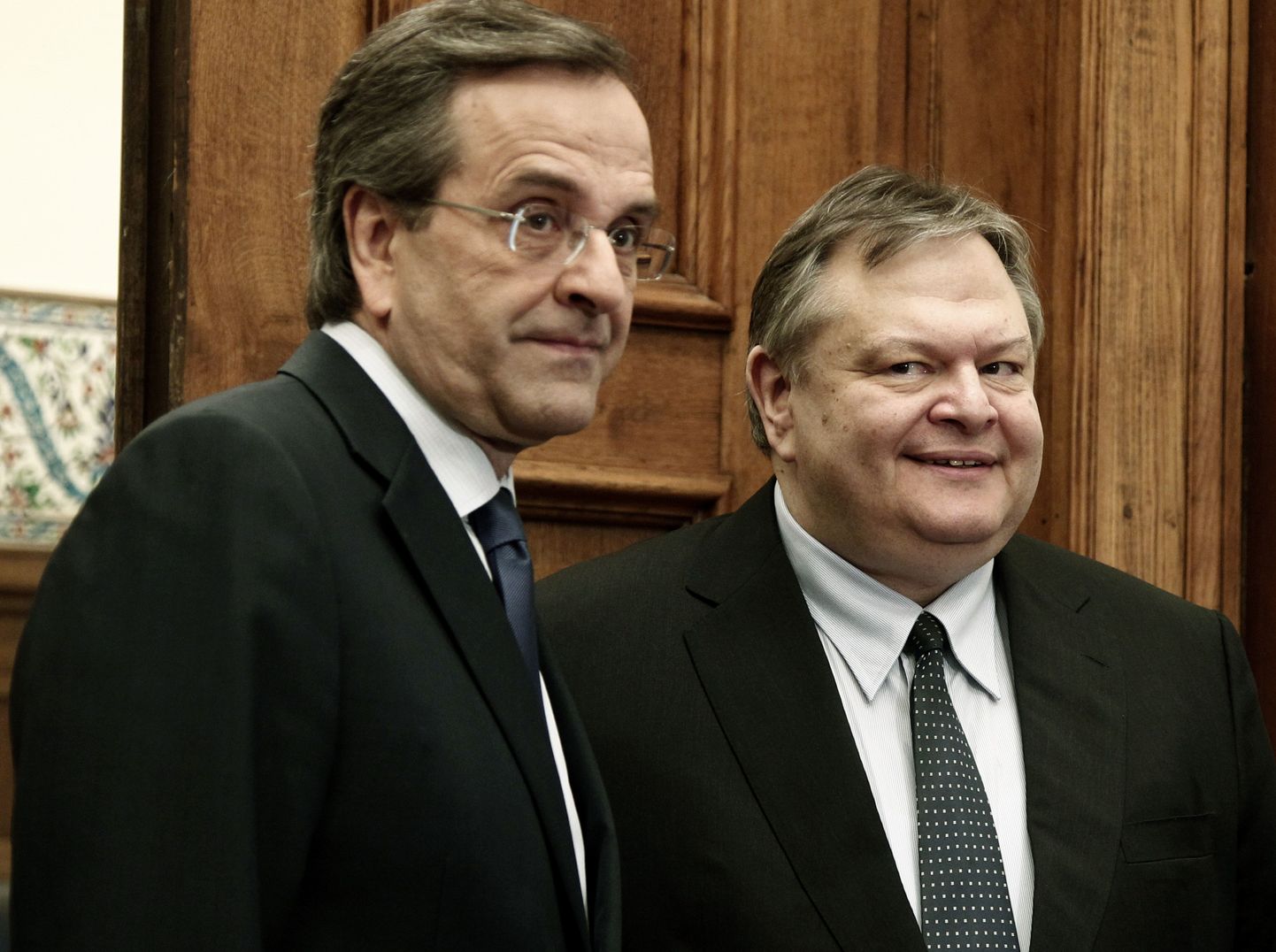 Kreeka valimised võitnud konservatiivse Uue Demokraatia juht Antonis Samaras (vasakul) ja sotsialistide liider Evangelos Venizelos.