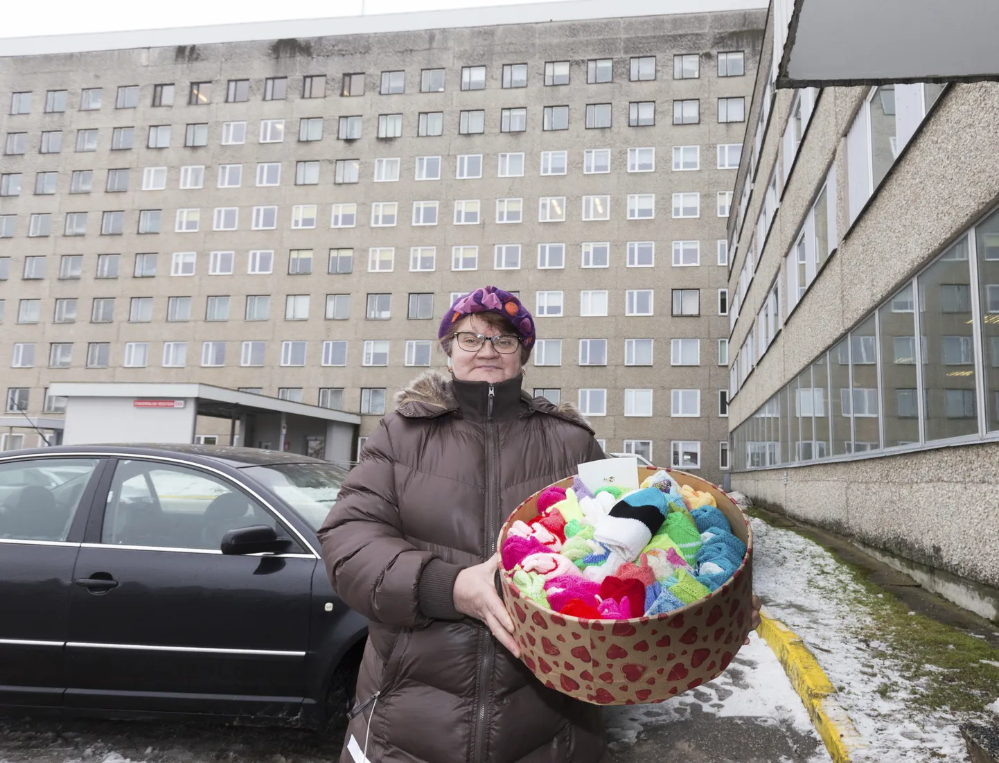 Nõndasamuti nagu jõulukuu beebidele, kudus Helje Hunt vabariigi aastapäeva kuul sündivatele lastele kingitused.