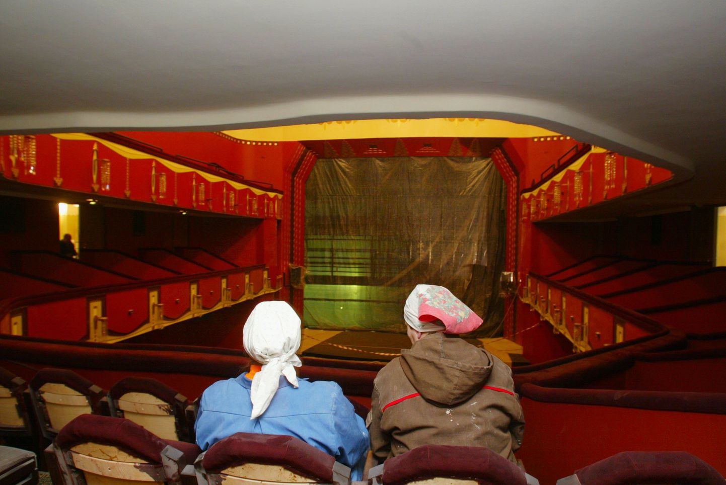 Publik pole teatrisaalidest kadunud.