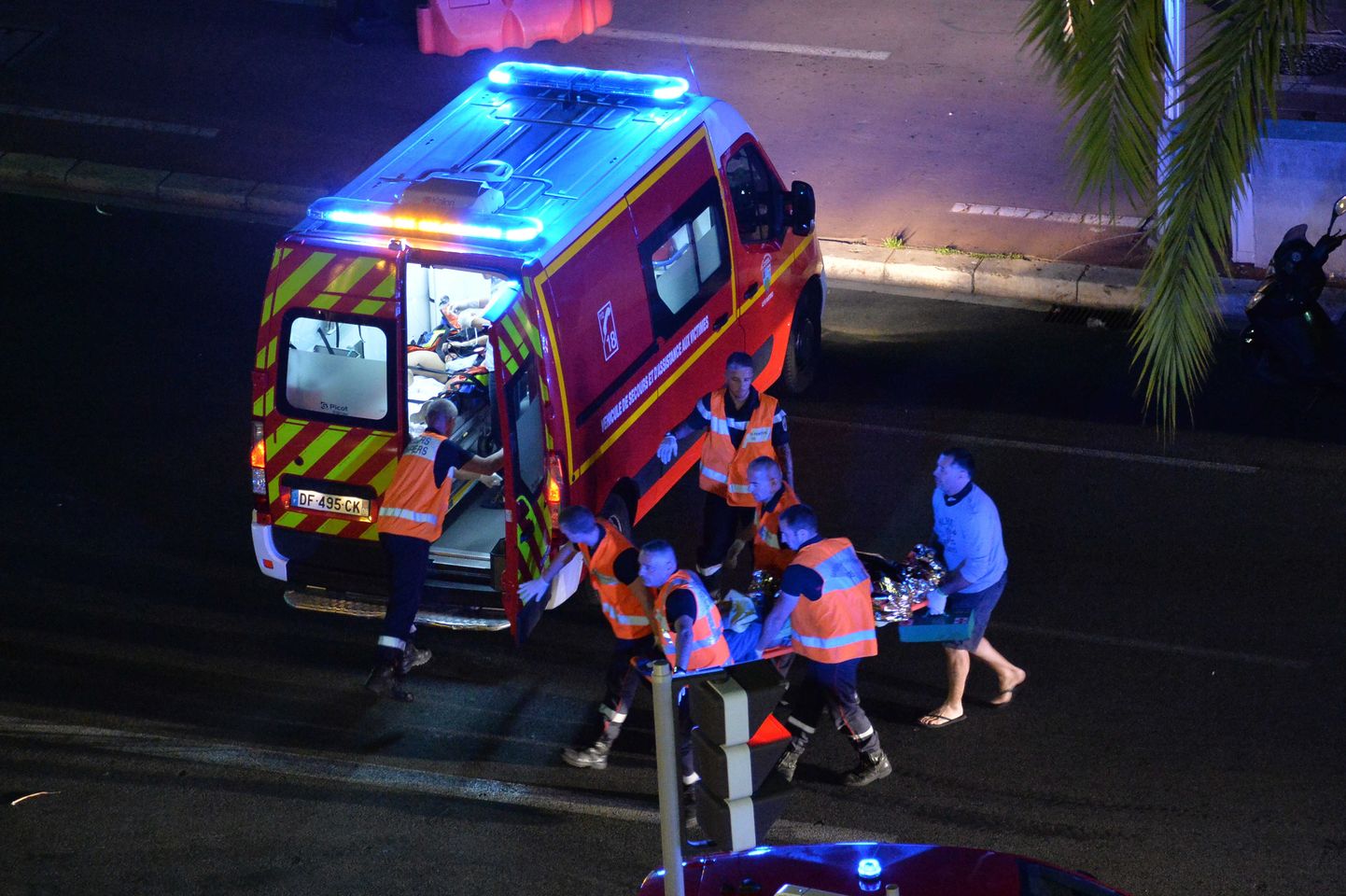 Prantsusmaal Nice'i linnas 14. juuli hilisõhtul toimunud rünnakus hukkus vähemalt 80 ja viga sai vähemalt 100 inimest.