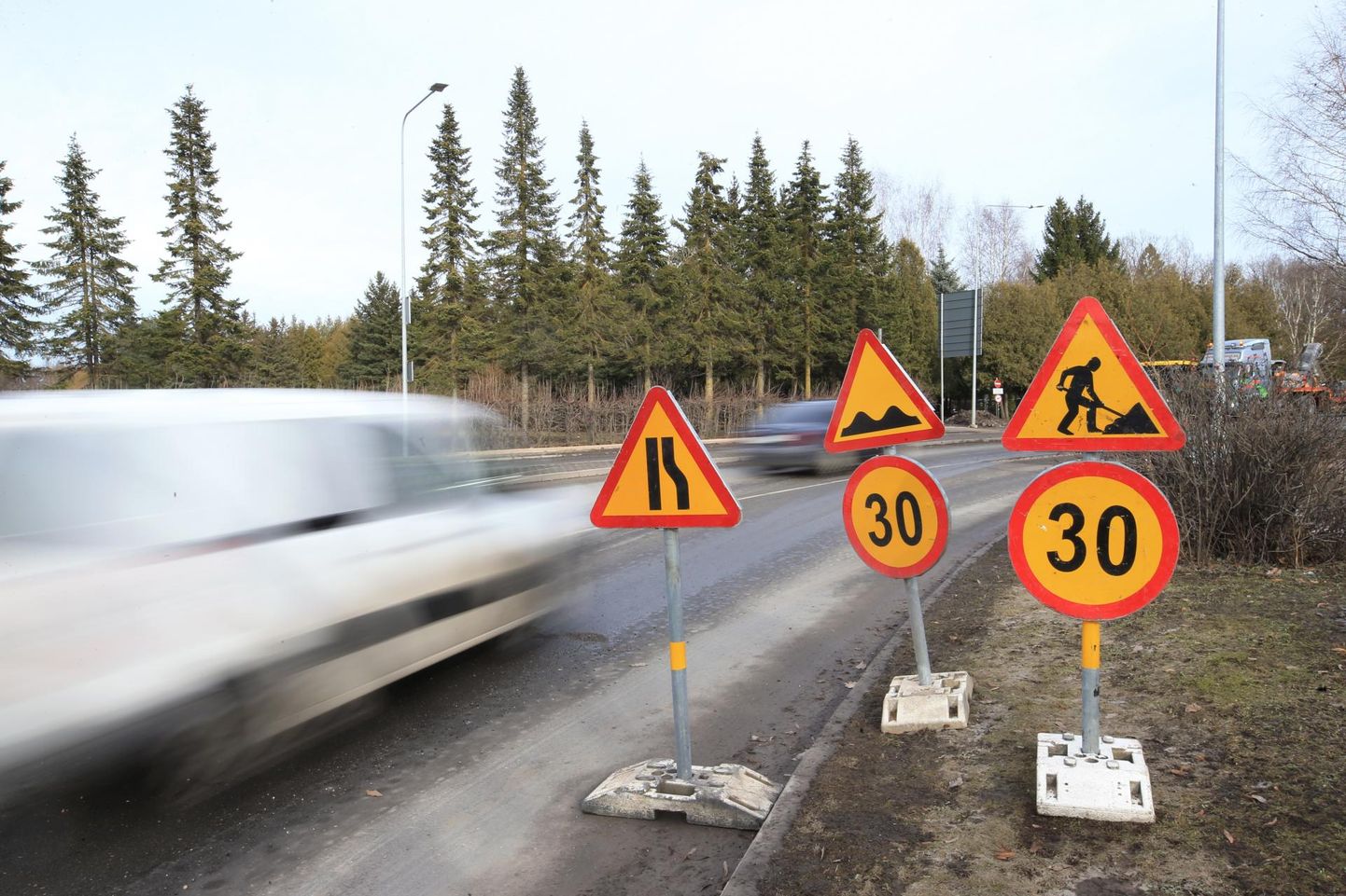 Loobu–Rõmeda teel tuleb hoolega jälgida liiklusmärke. Foto on illustreeriv.