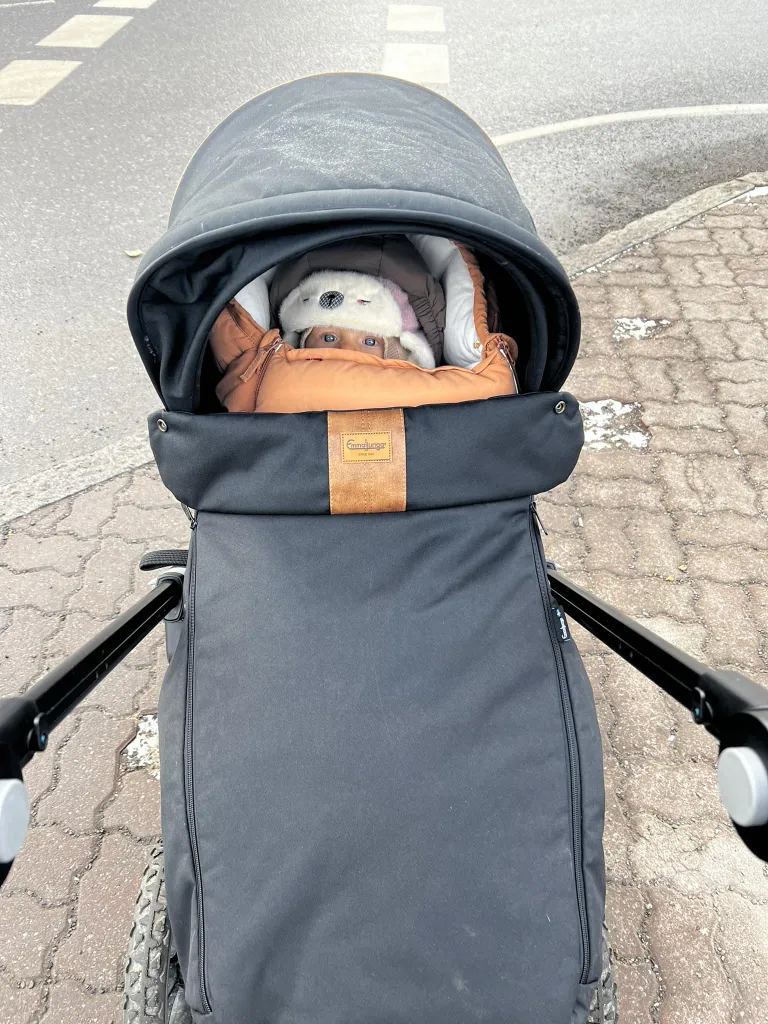 Оливия.
