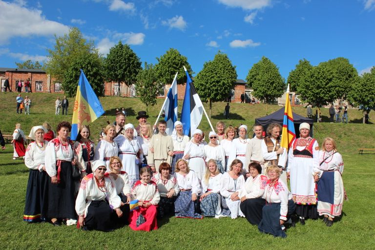 Tartu ingerisoomlaste laulu- ja tantsupeol 2017. aastal.