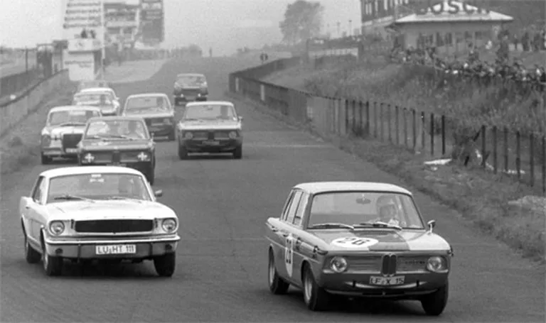 BMW 2000 TI Nirburgringā 1966.gadā 