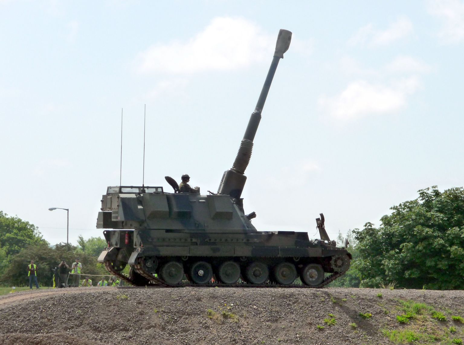 AS90 liikursuurtükke on Britid saatmas Poola kaudu Ukrainasse appi venelastele utsinat tegema.