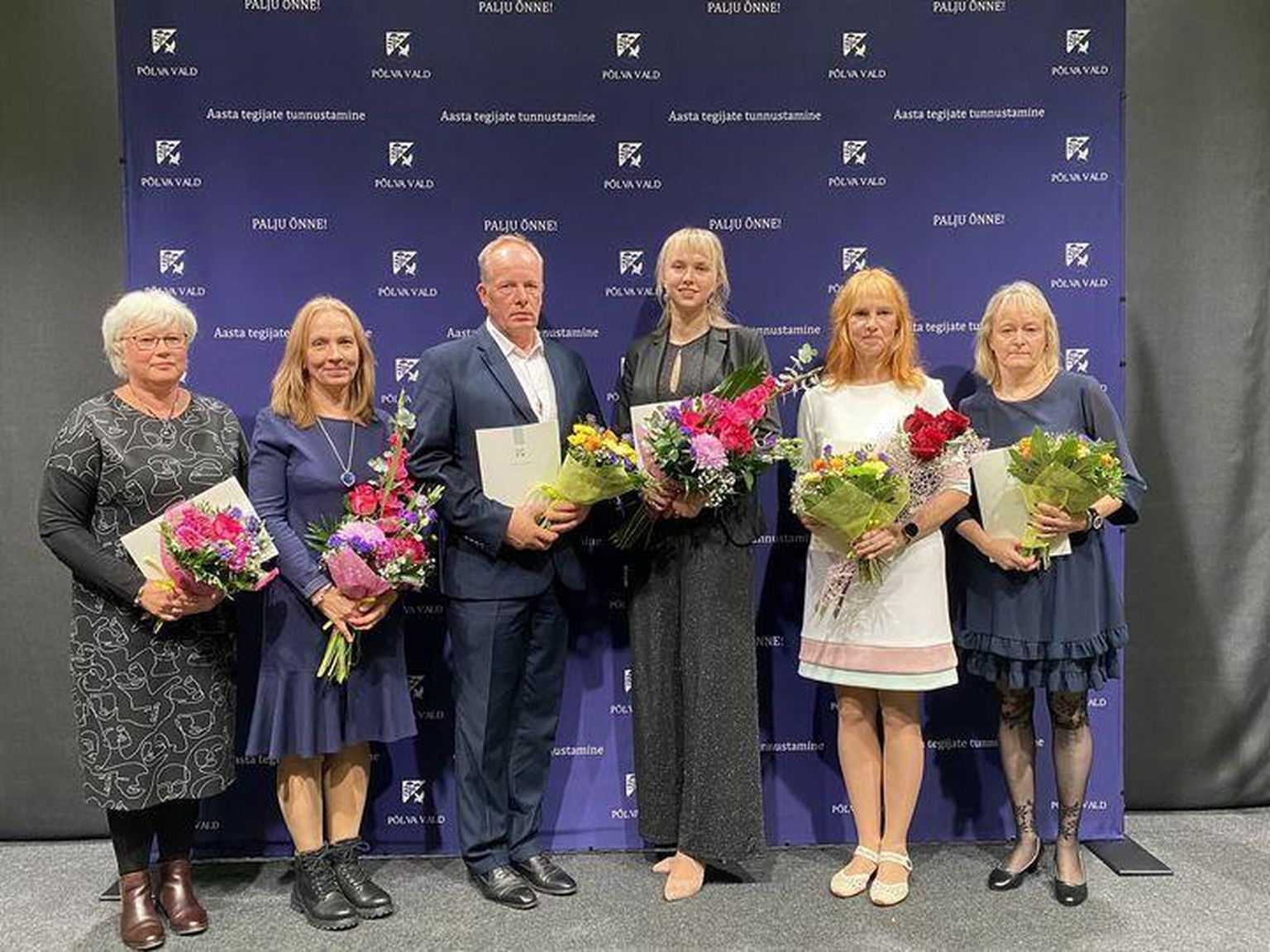 Mare Nool (vasakult), Krista Untera, Toomas Kivend, Elina Keerpalu, Pille Kaarsalu ja Malle Mägi said tunnustuse.