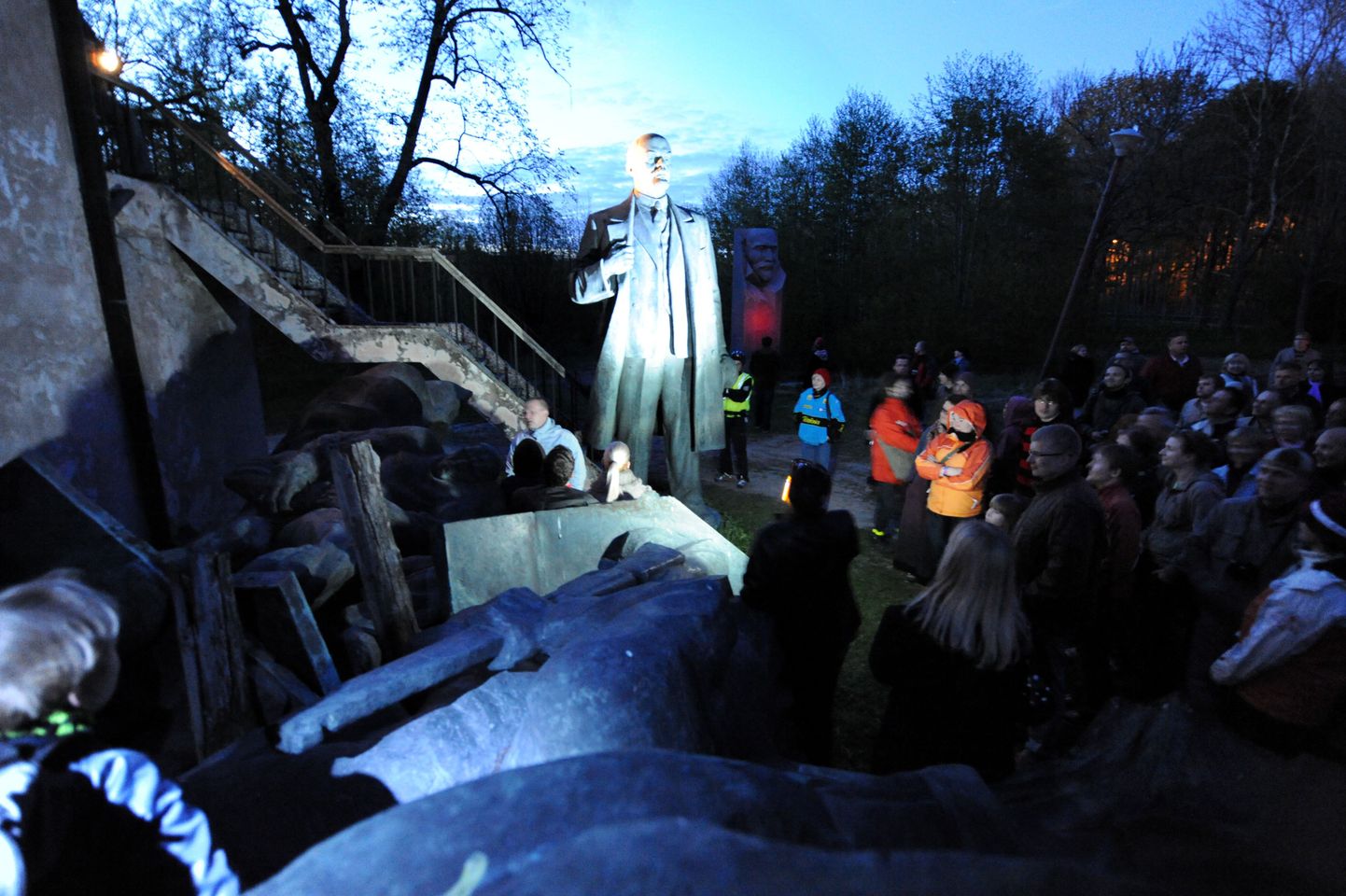 Läinud aasta muuseumiööl toimus Maarjamäe lossis monumentide himutuur taskulampide valgel.