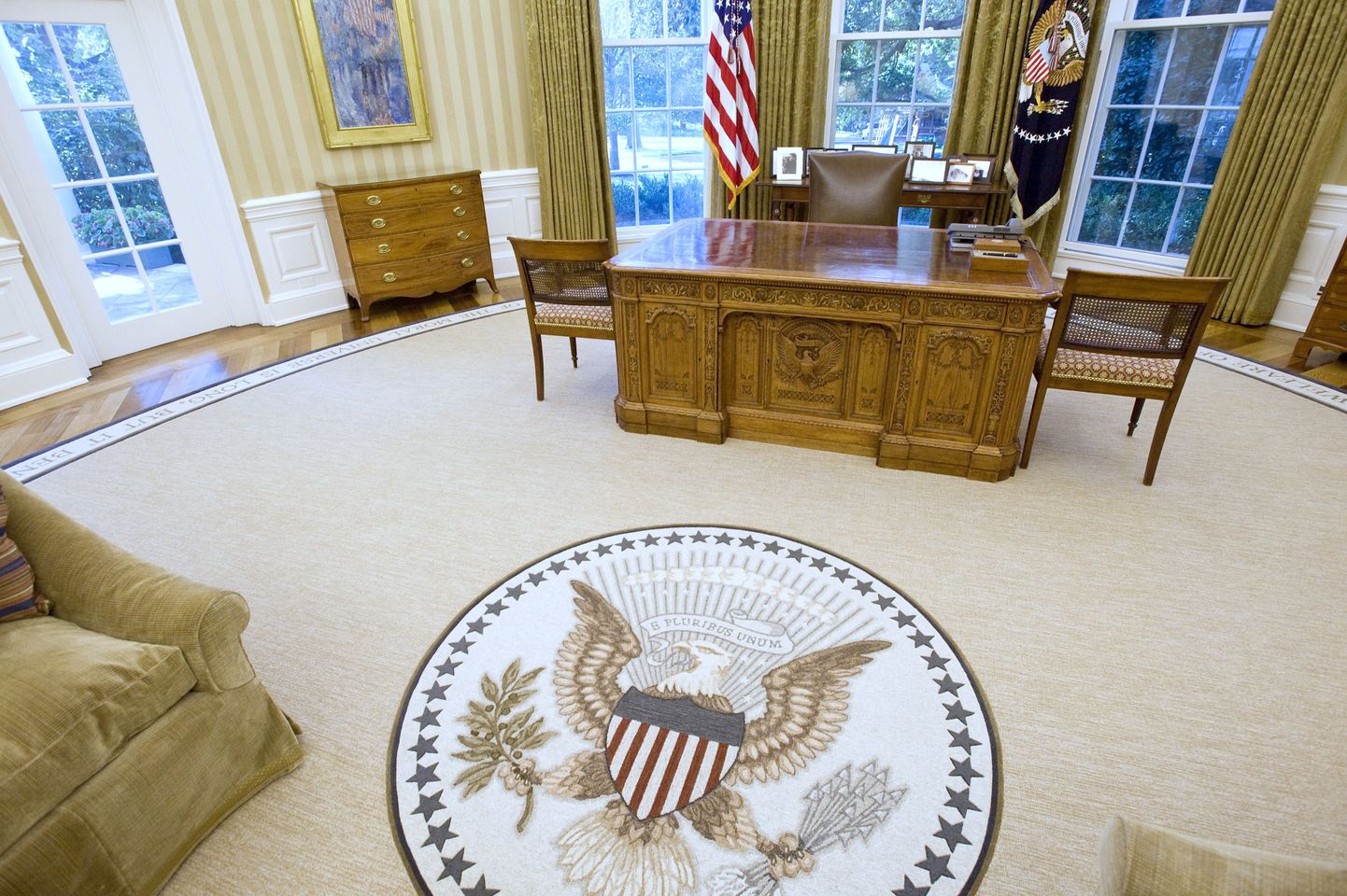 Ovaalkabinet, vaade presidendi laua suunas
