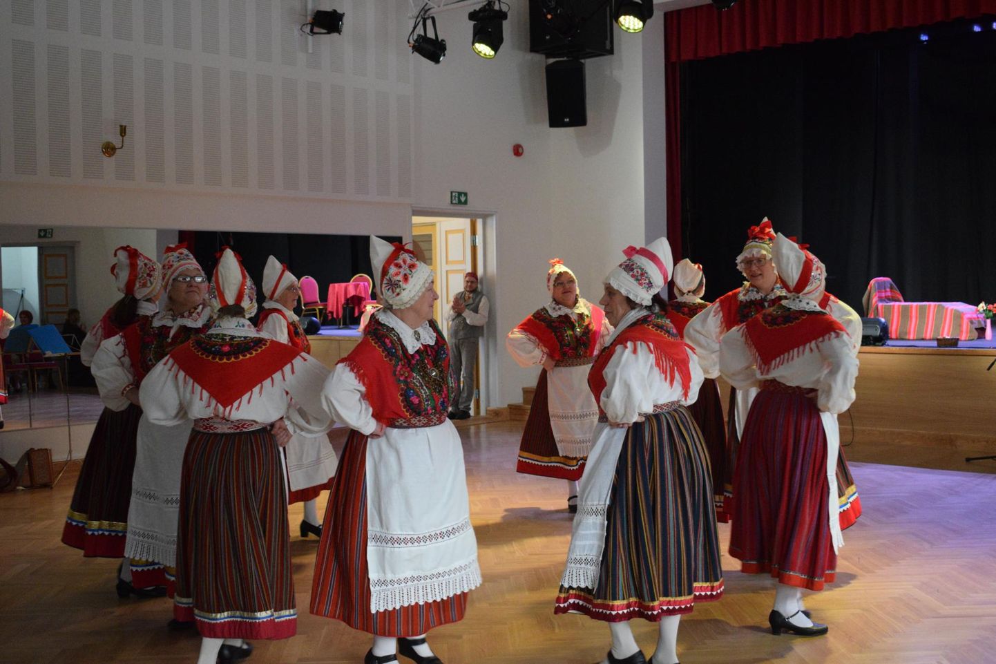 Rahvusvahelise folkloorifestivali Baltica eelpidu toob Nooruse maja rahvast tulvil.