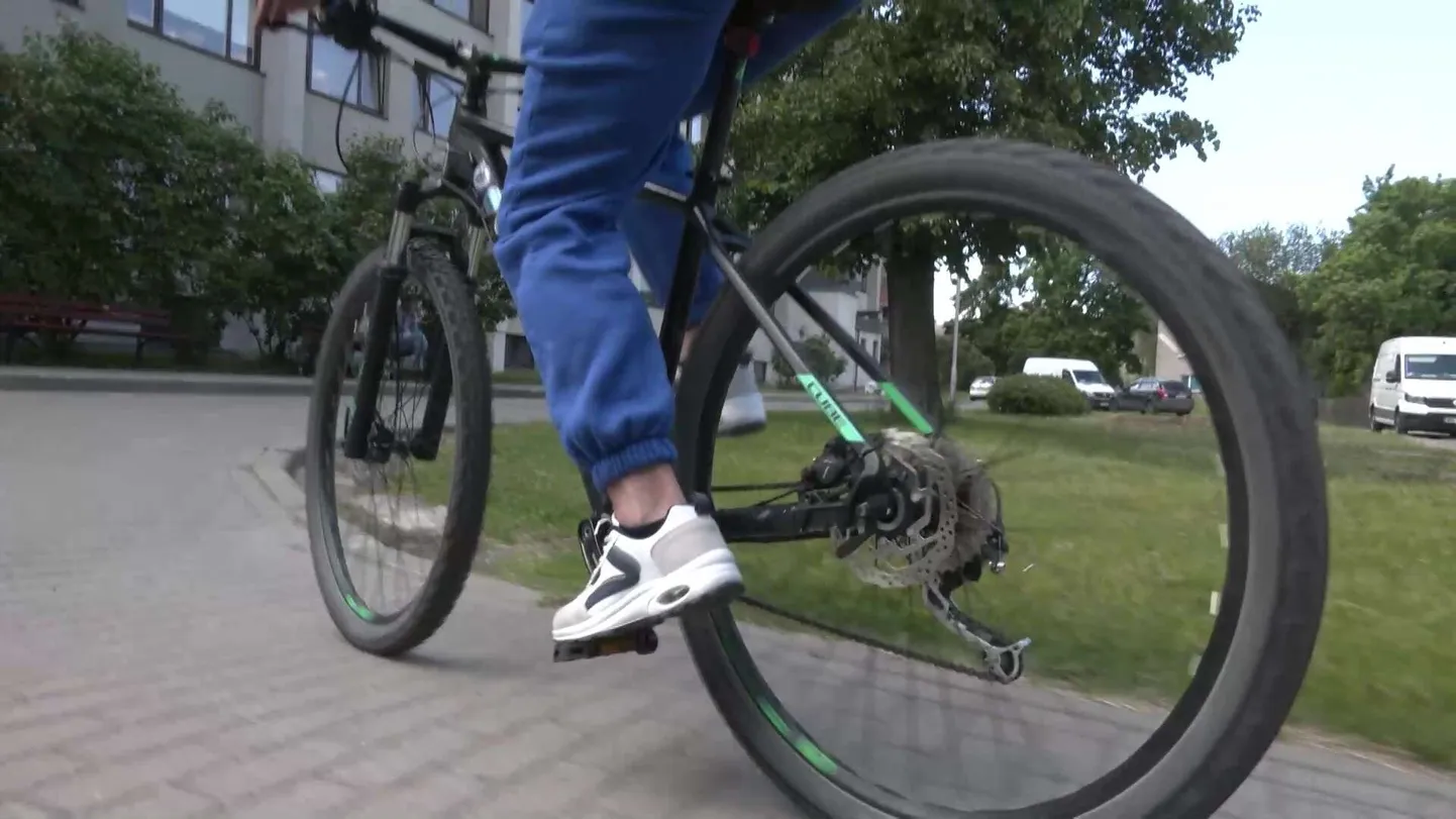 "Man sāka zust elpa." Velosipēda pārdevējam uzbrucis policists